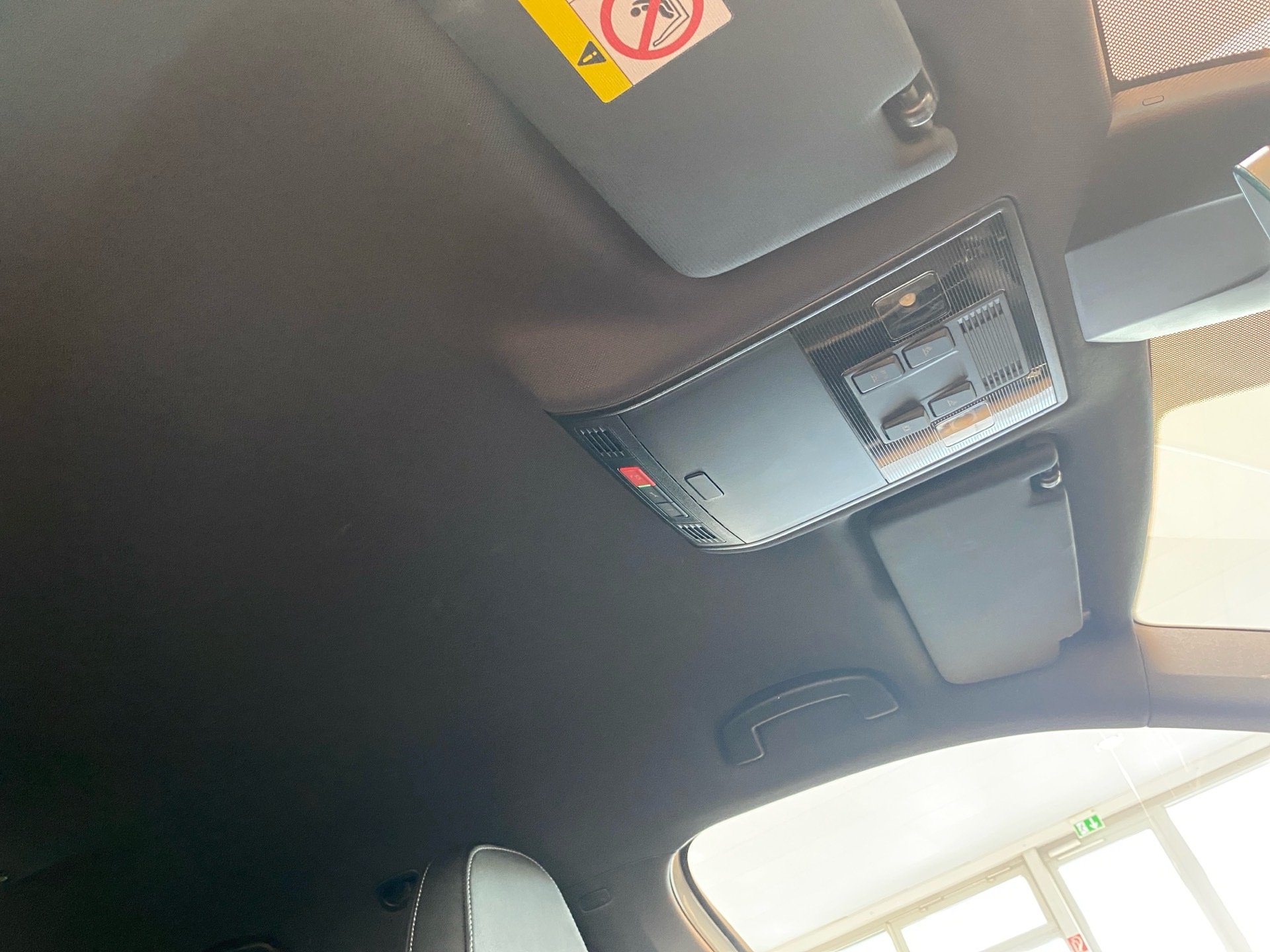 Superb Combi 2.0 TDI Sportline DSG AHK Matrix Navi