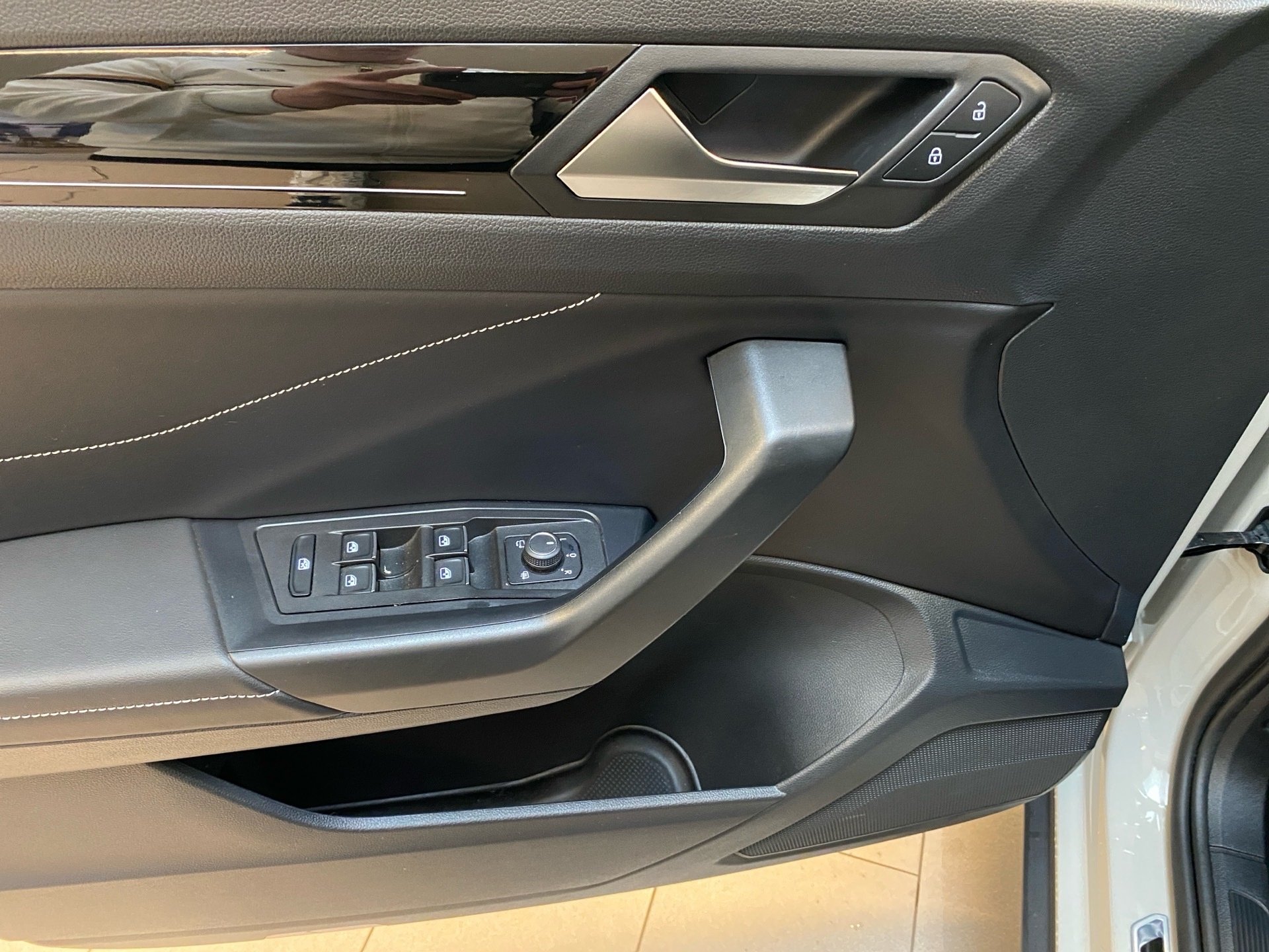T-Roc 1.0 TSI R-Line ACC AppConnect LED PDC ACC