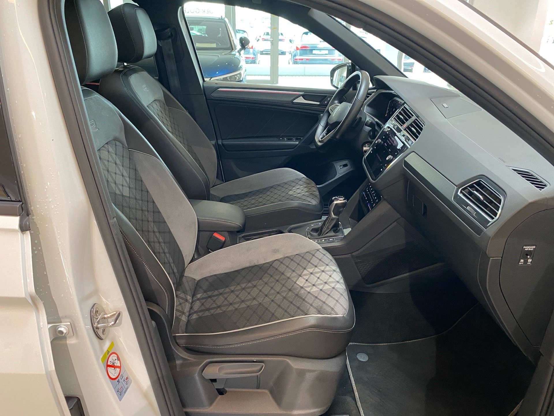 Tiguan 1.5 TSI R-Line BlackStyle AHK IQ.Light RFK
