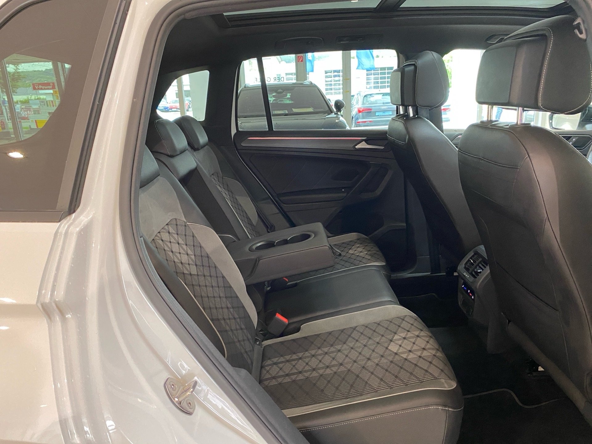 Tiguan 1.5 TSI R-Line BlackStyle AHK IQ.Light RFK