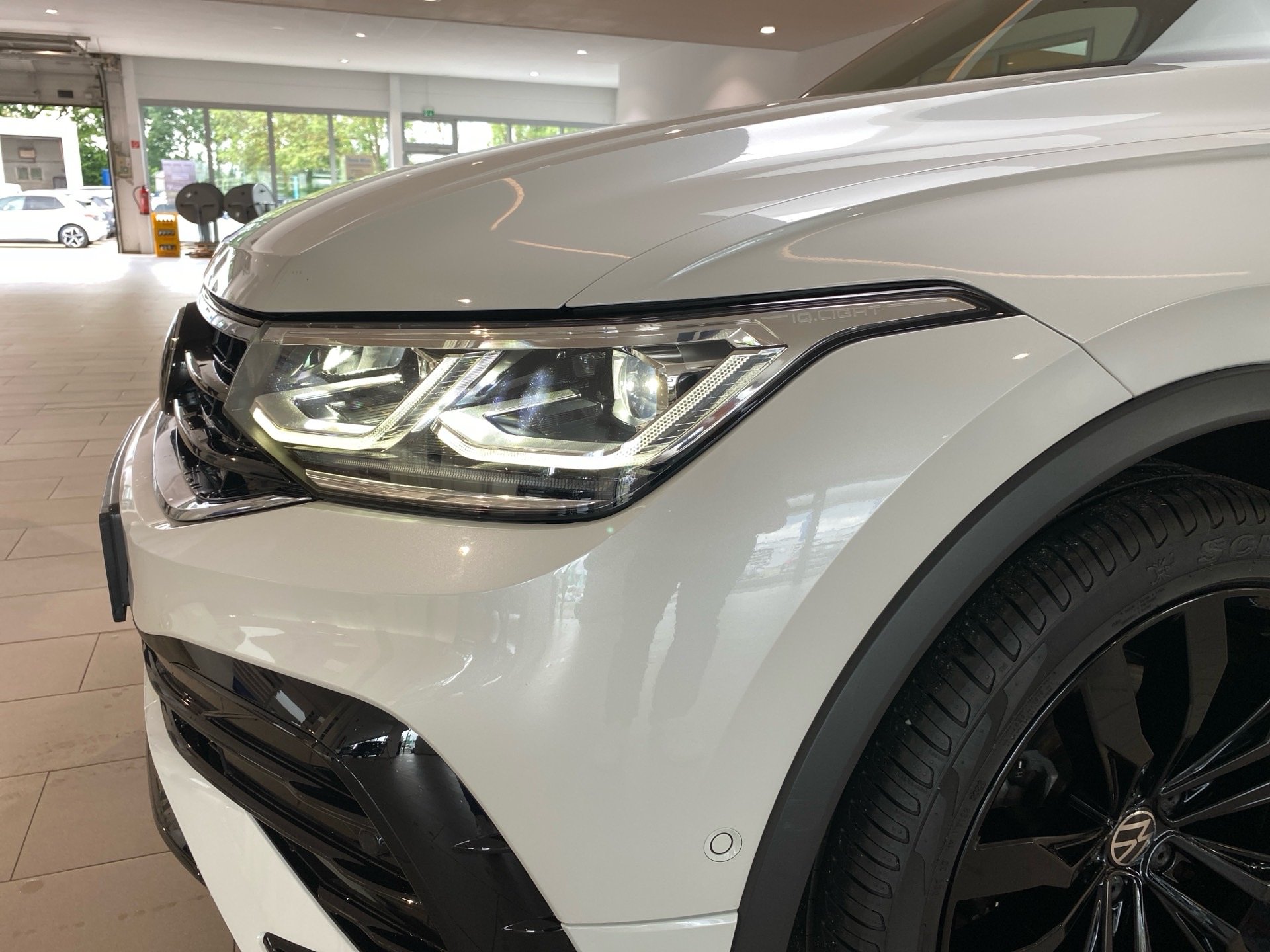 Tiguan 1.5 TSI R-Line BlackStyle AHK IQ.Light RFK