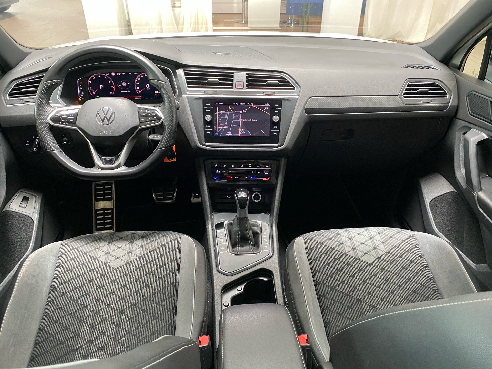 Tiguan 1.5 TSI R-Line BlackStyle AHK IQ.Light RFK