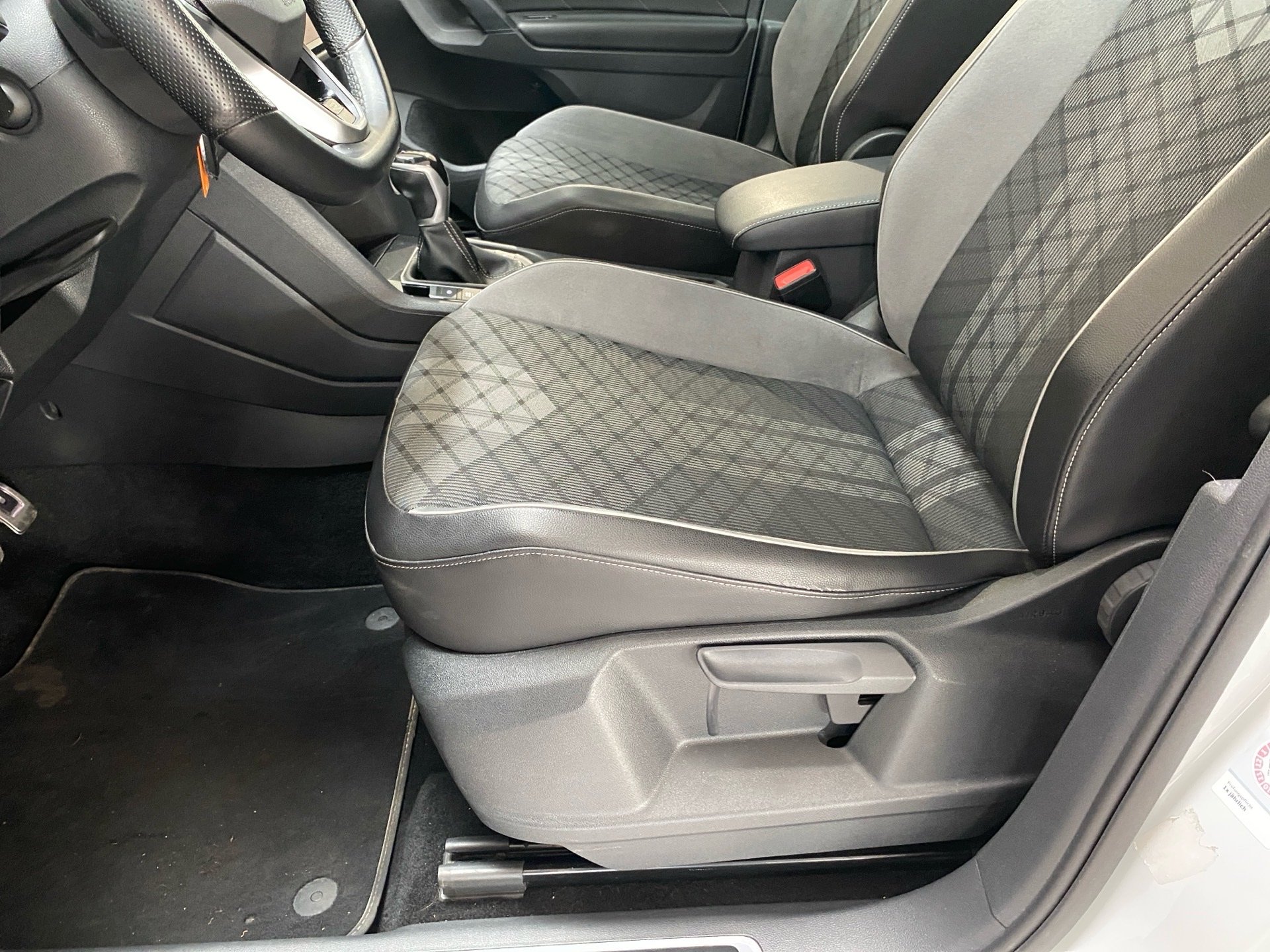 Tiguan 1.5 TSI R-Line BlackStyle AHK IQ.Light RFK