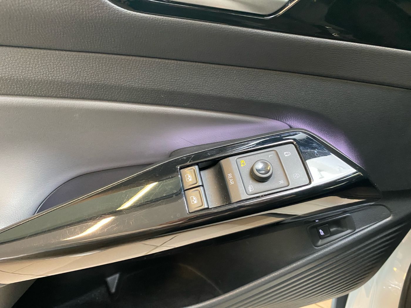 ID.5 Pro Performance Navi IQ.Light AHK RFK 360
