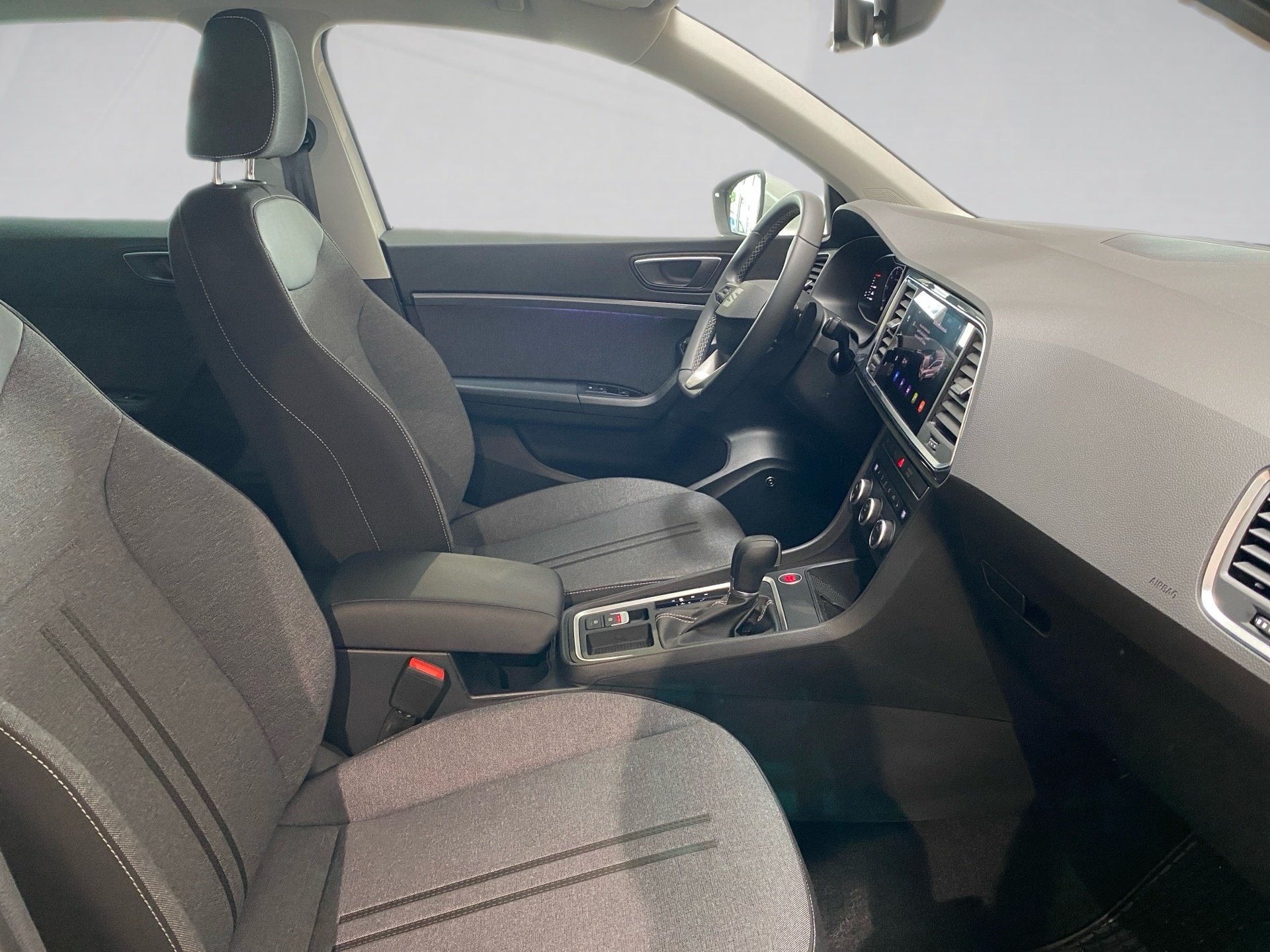 Ateca 1.5 TSI Style DSG AHK LED Navi RFK PDC ACC