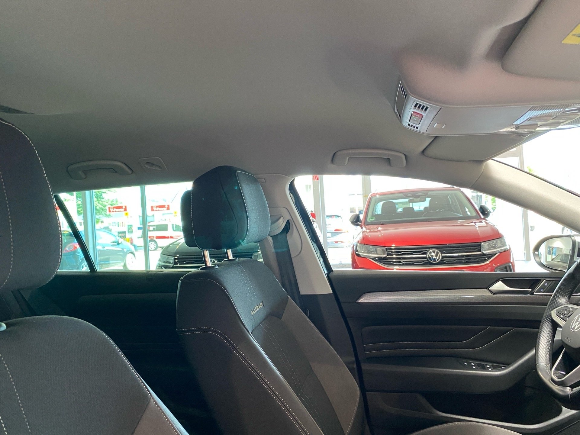 Passat Alltrack Variant 2.0 TDI 4M DSG RFK AHK Navi