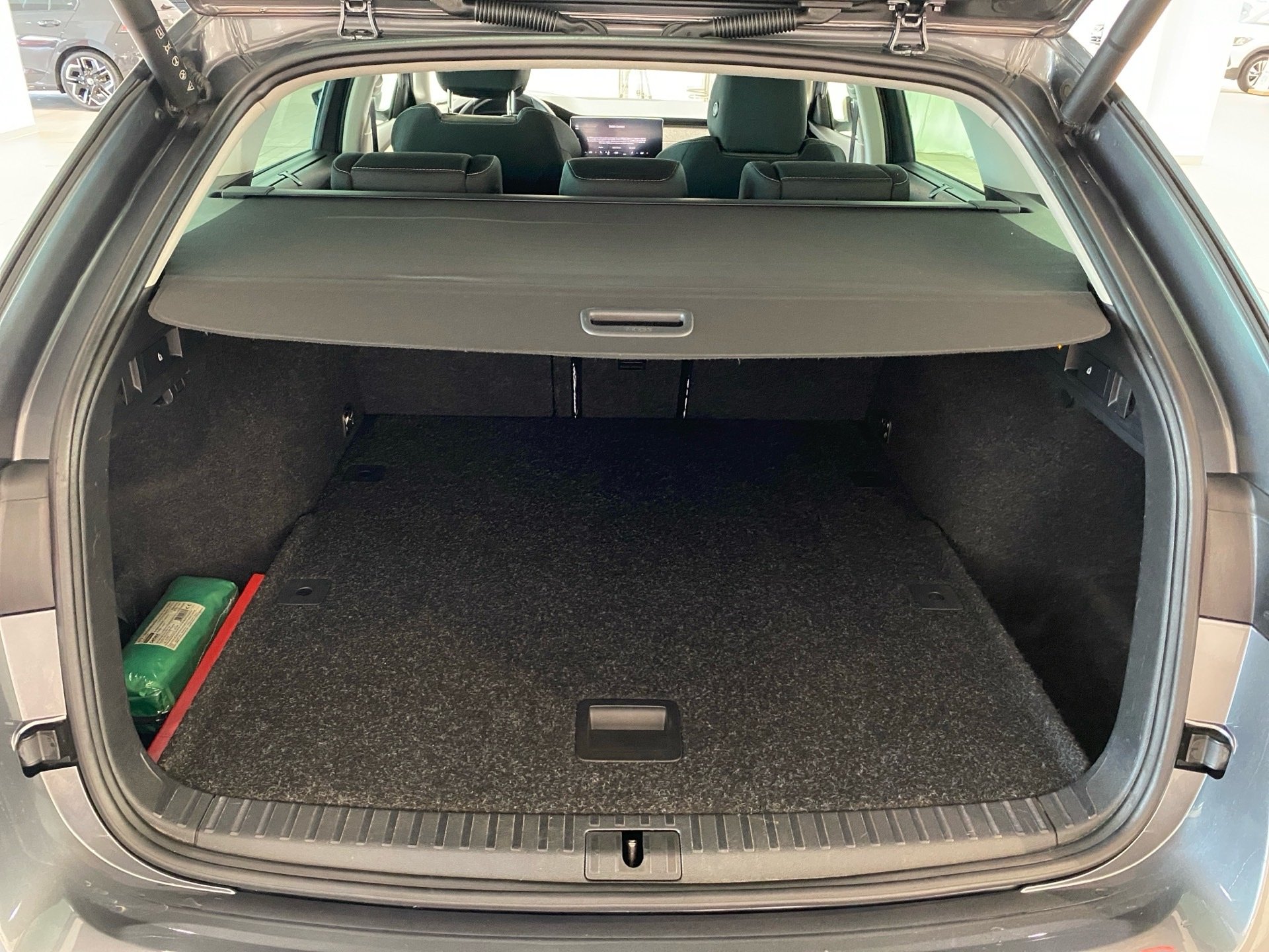 Octavia Combi 2.0 TDI Scout 4x4 DSG AHK HuD LED Navi