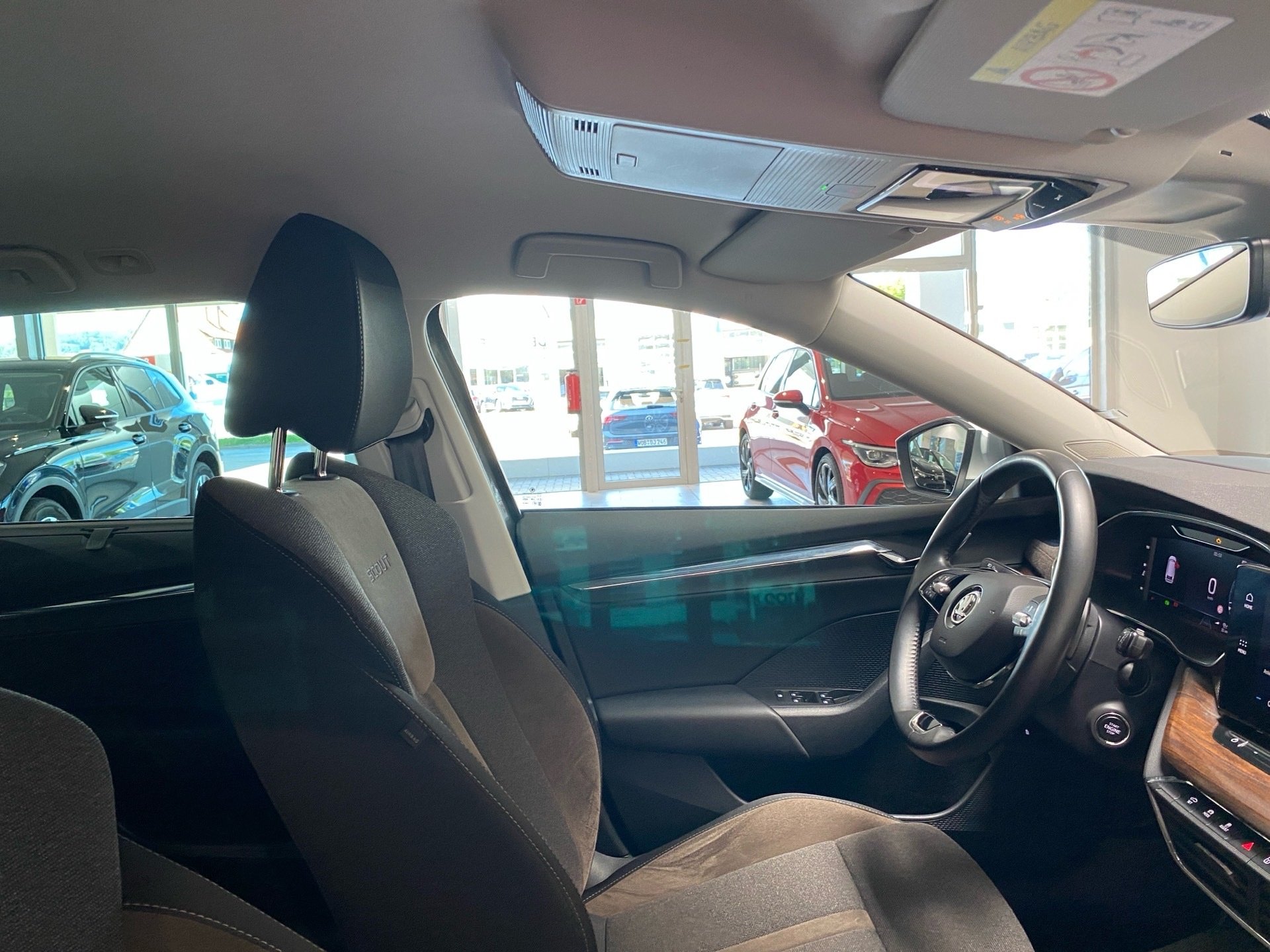 Octavia Combi 2.0 TDI Scout 4x4 DSG AHK HuD LED Navi