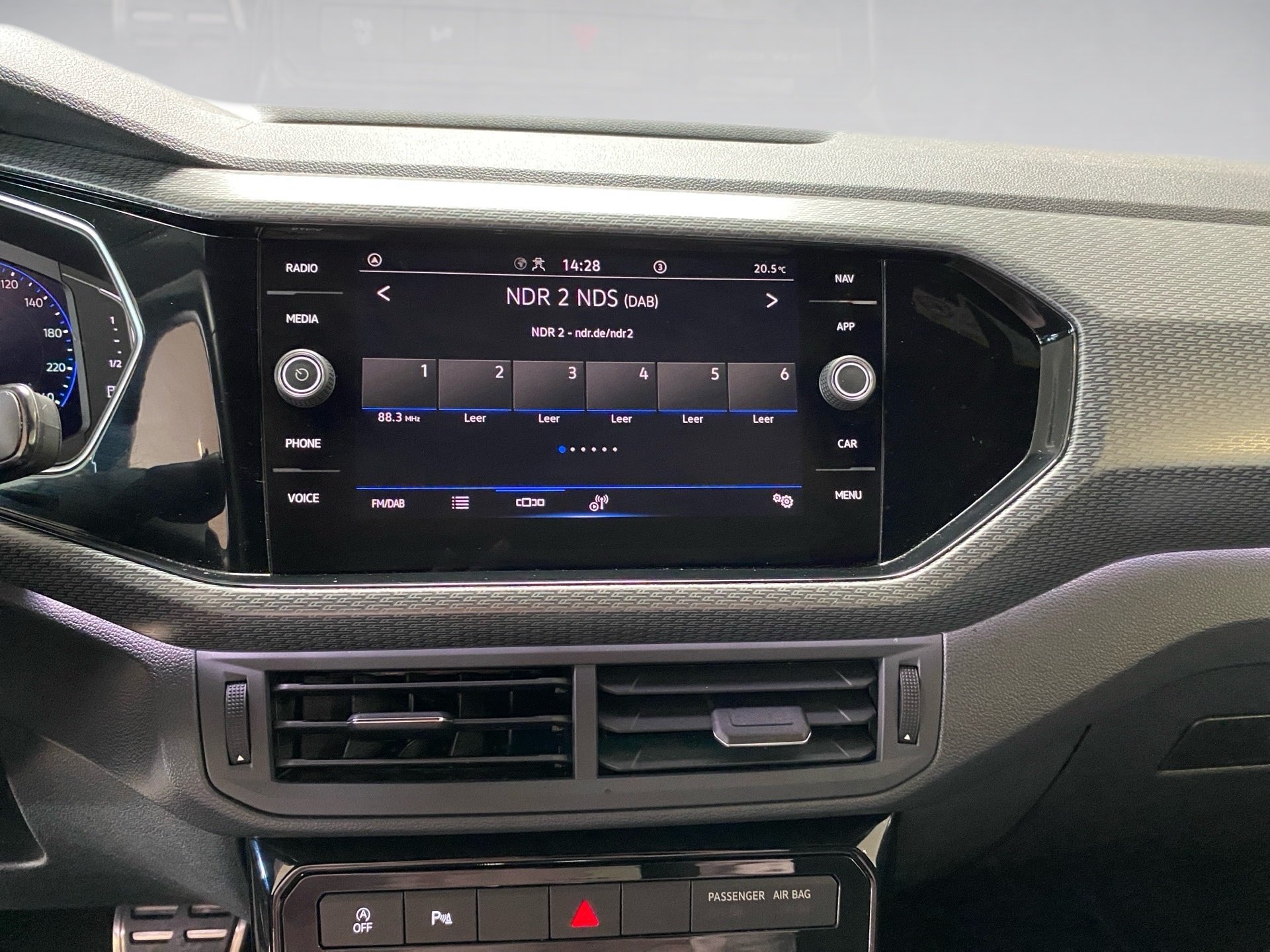 T-Cross 1.0 TSI R-Line DSG LED RFK Navi ACC PDC