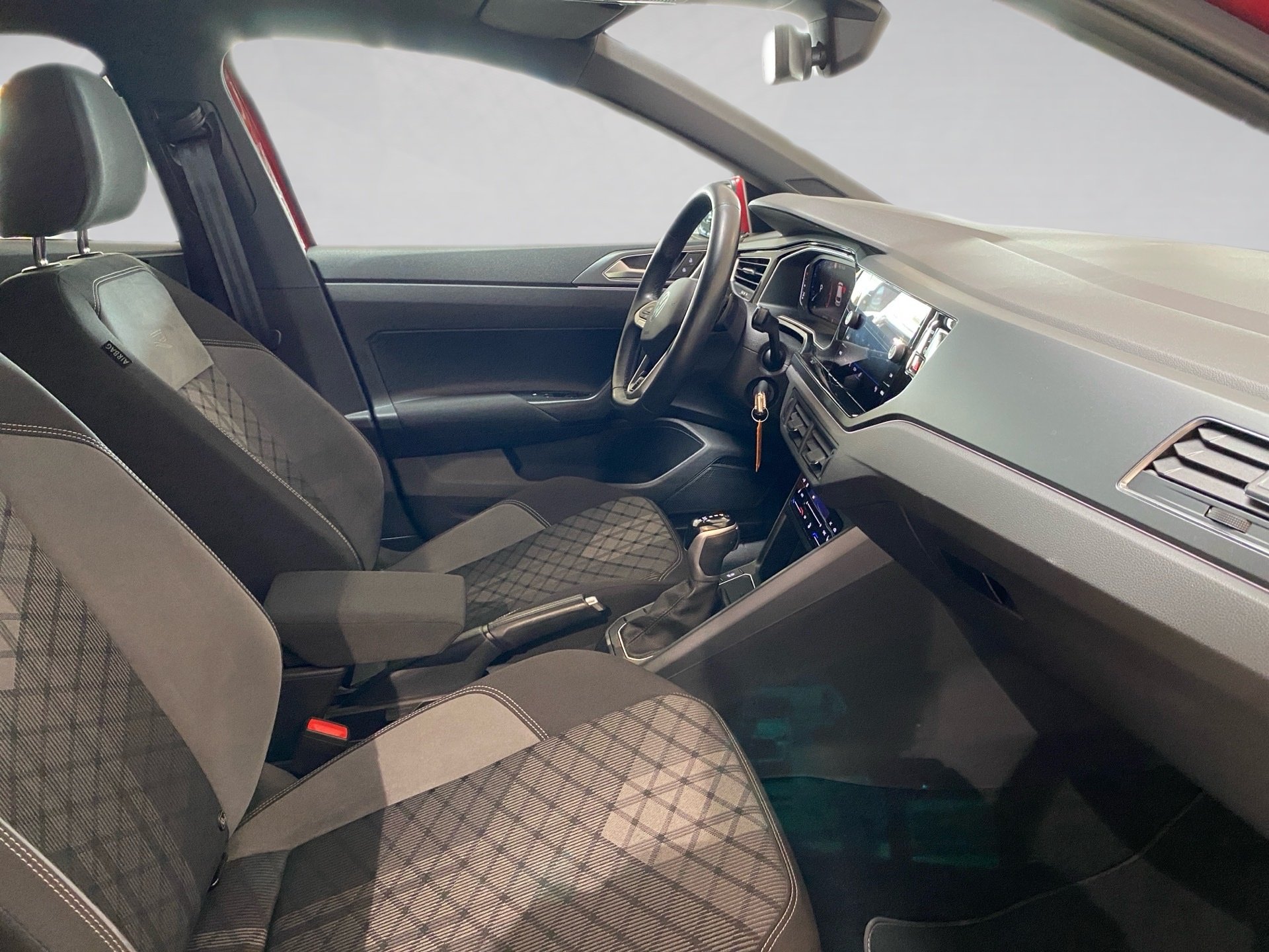 Polo 1.0 TSI R-Line DSG IQ.Light Navi RFK ACC SD