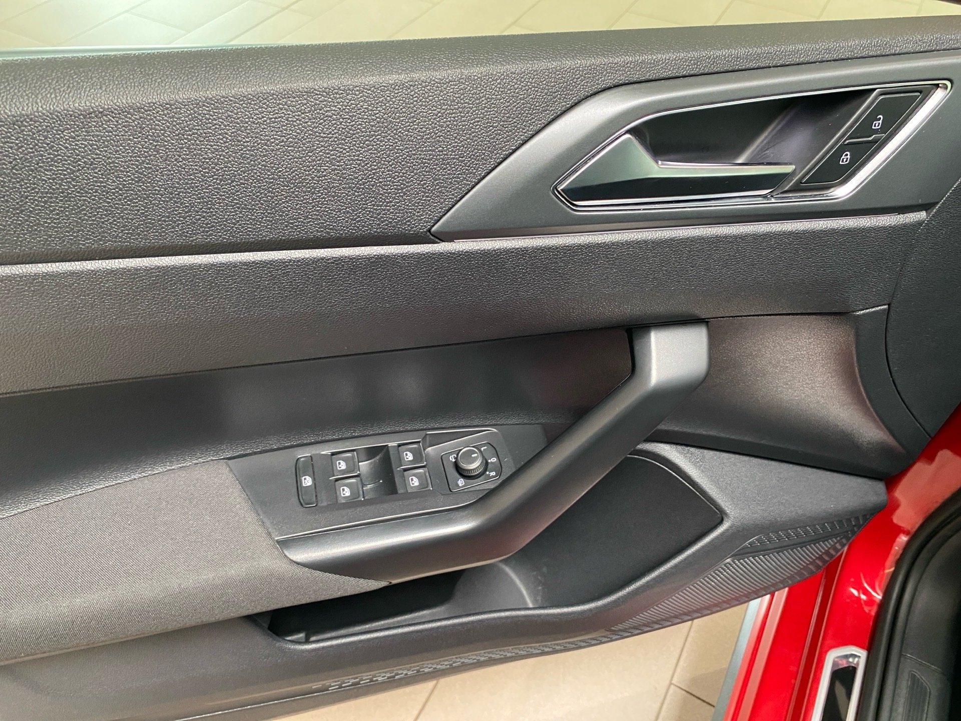 Polo 1.0 TSI R-Line DSG IQ.Light Navi RFK ACC SD