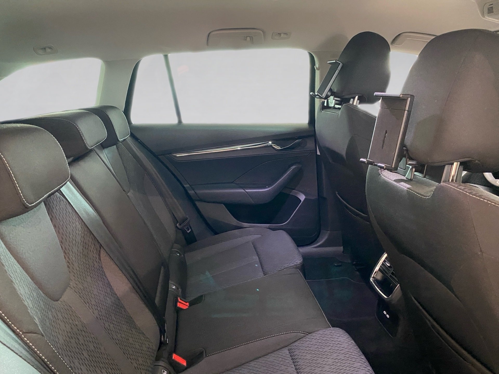 Octavia Combi 2.0 TDI Style DSG LED Navi 2xKlima