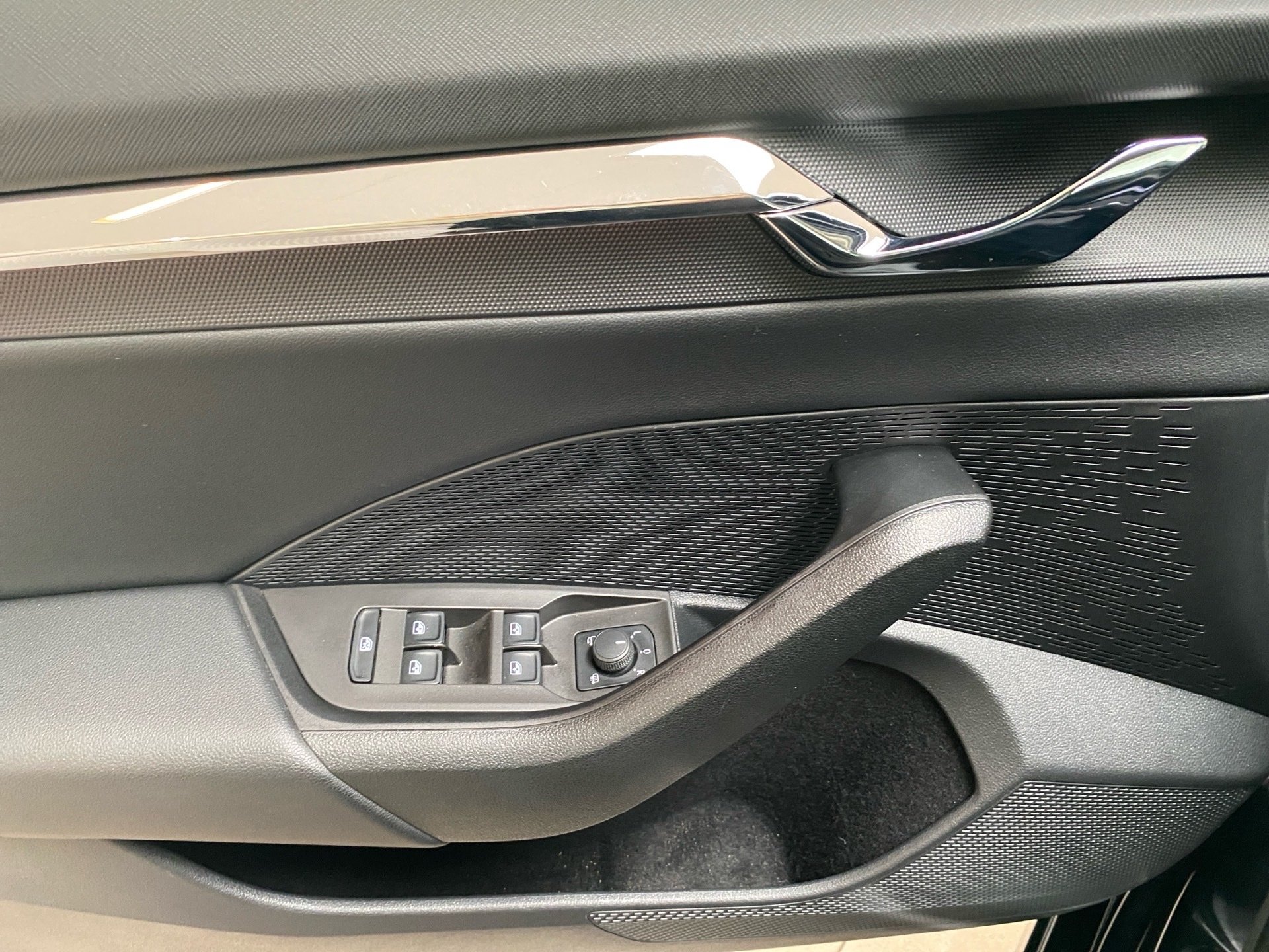 Octavia Combi 2.0 TDI Style DSG LED Navi 2xKlima