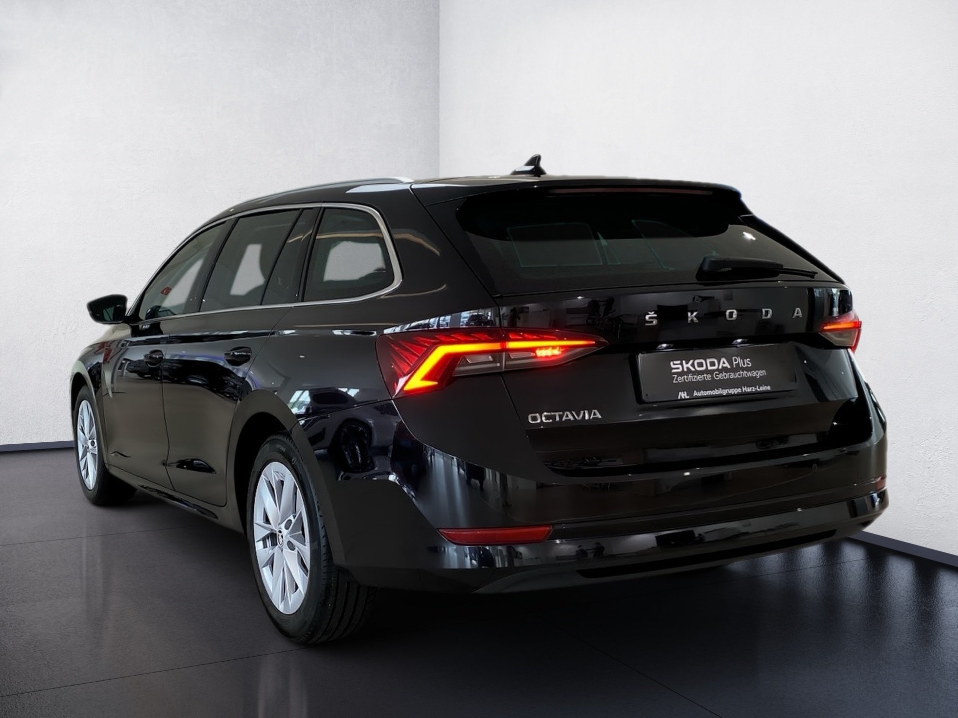Octavia Combi 2.0 TDI Style DSG LED Navi 2xKlima