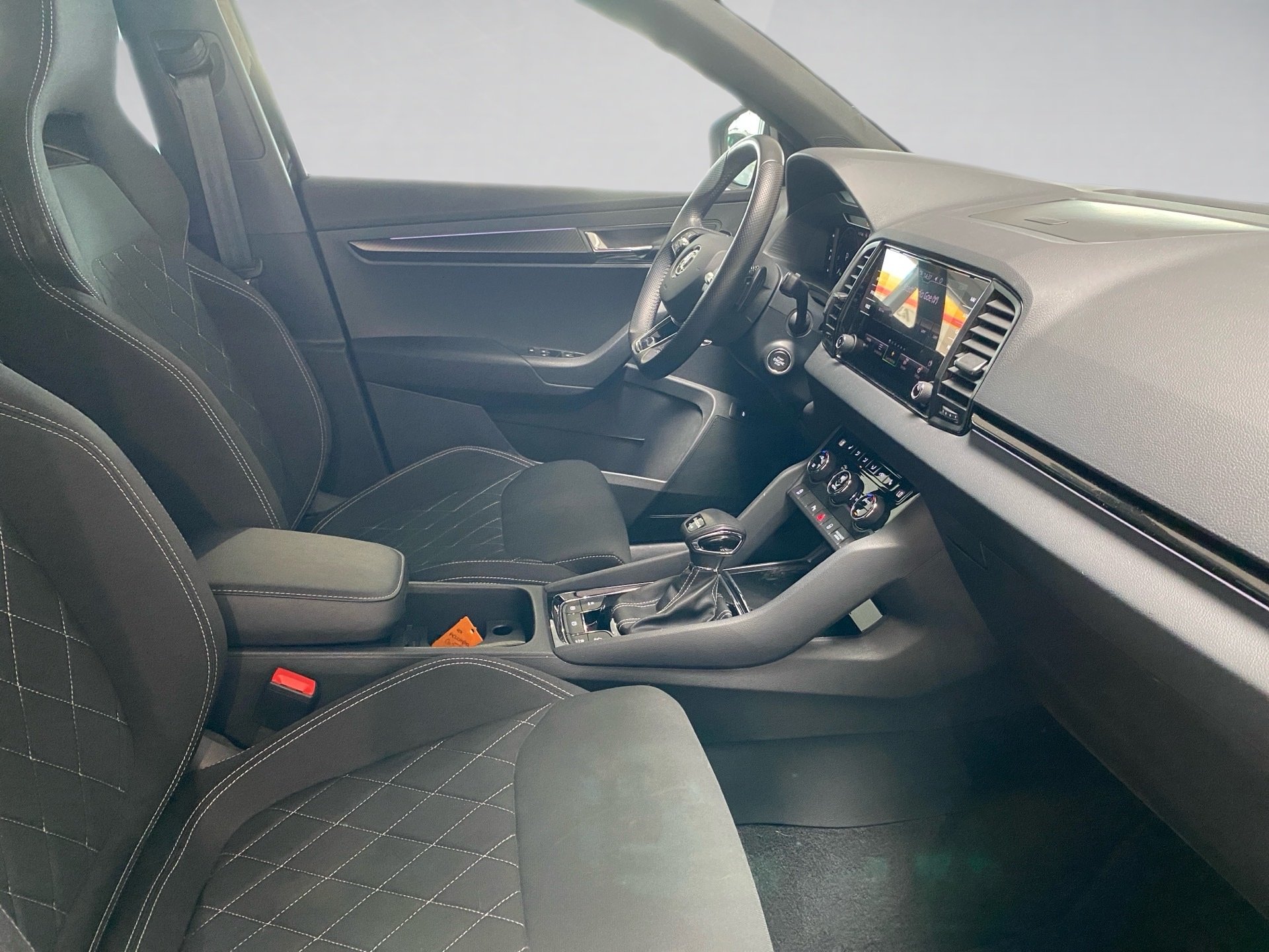 Karoq 2.0 TDI Sportline 4x4 DSG AHK RFK Navi LED