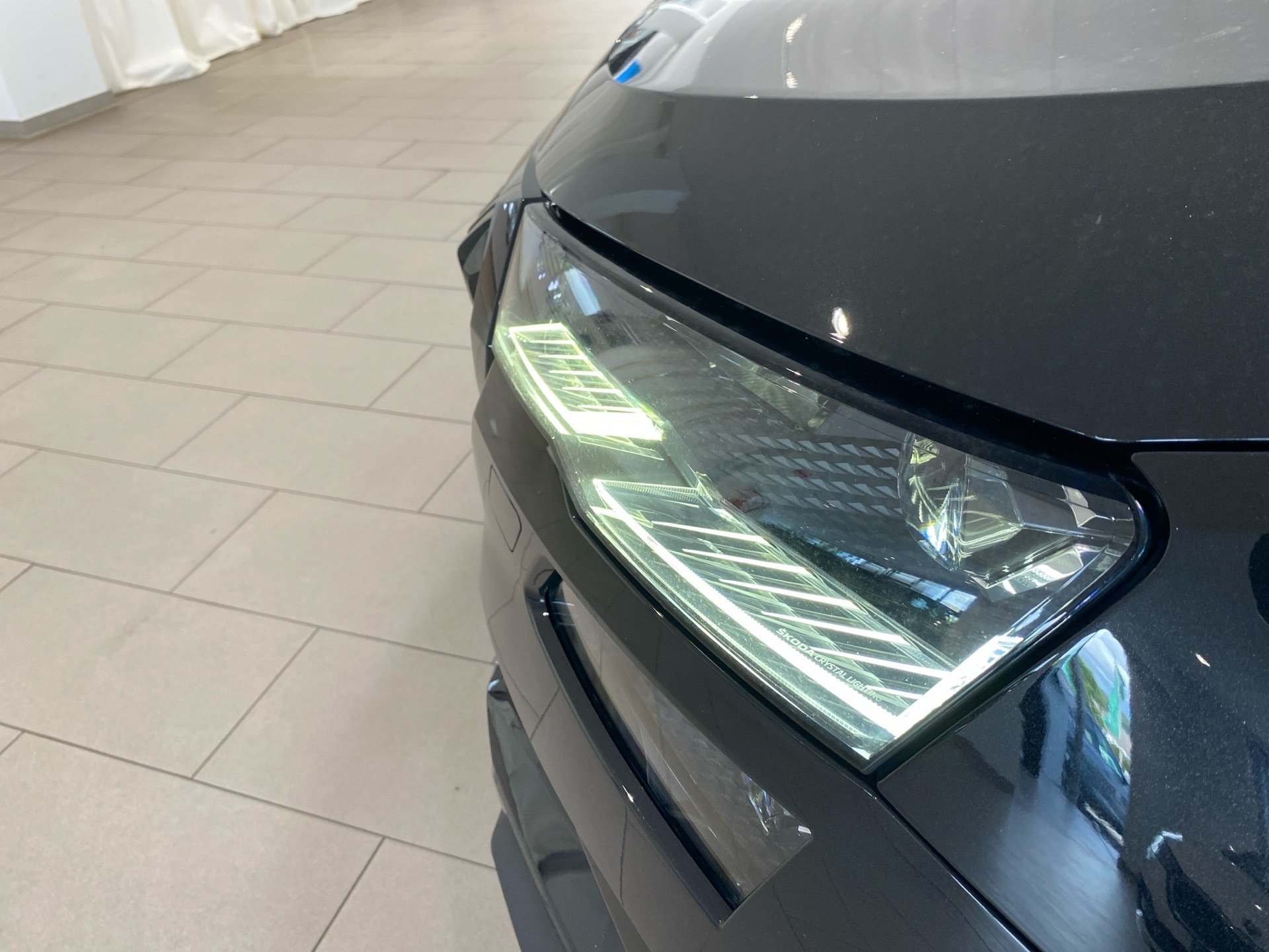 Karoq 2.0 TDI Sportline 4x4 DSG AHK RFK Navi LED