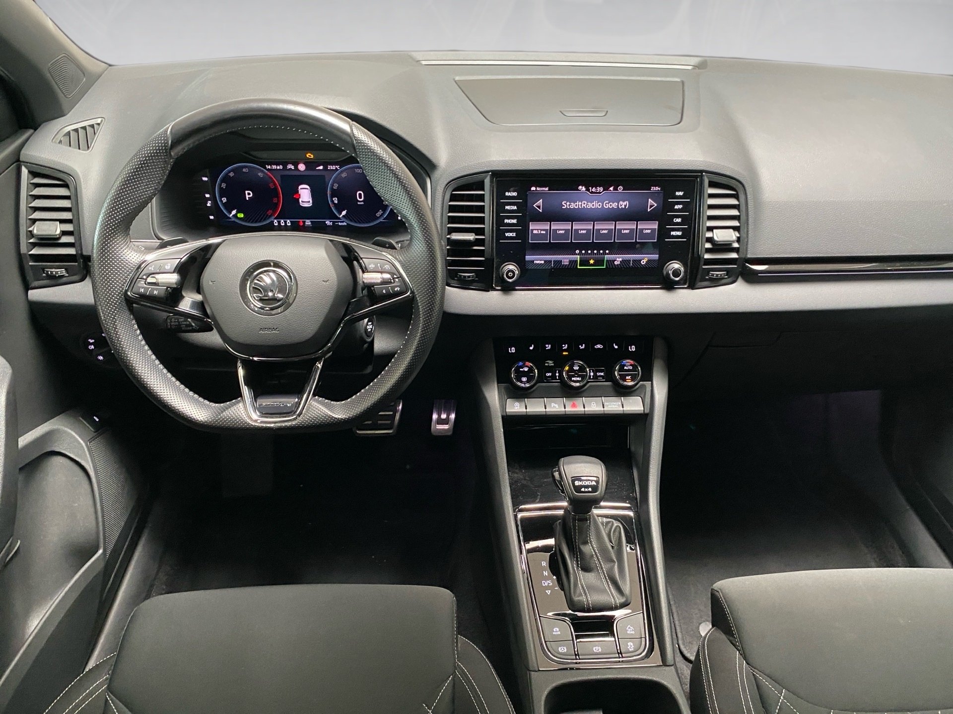 Karoq 2.0 TDI Sportline 4x4 DSG AHK RFK Navi LED
