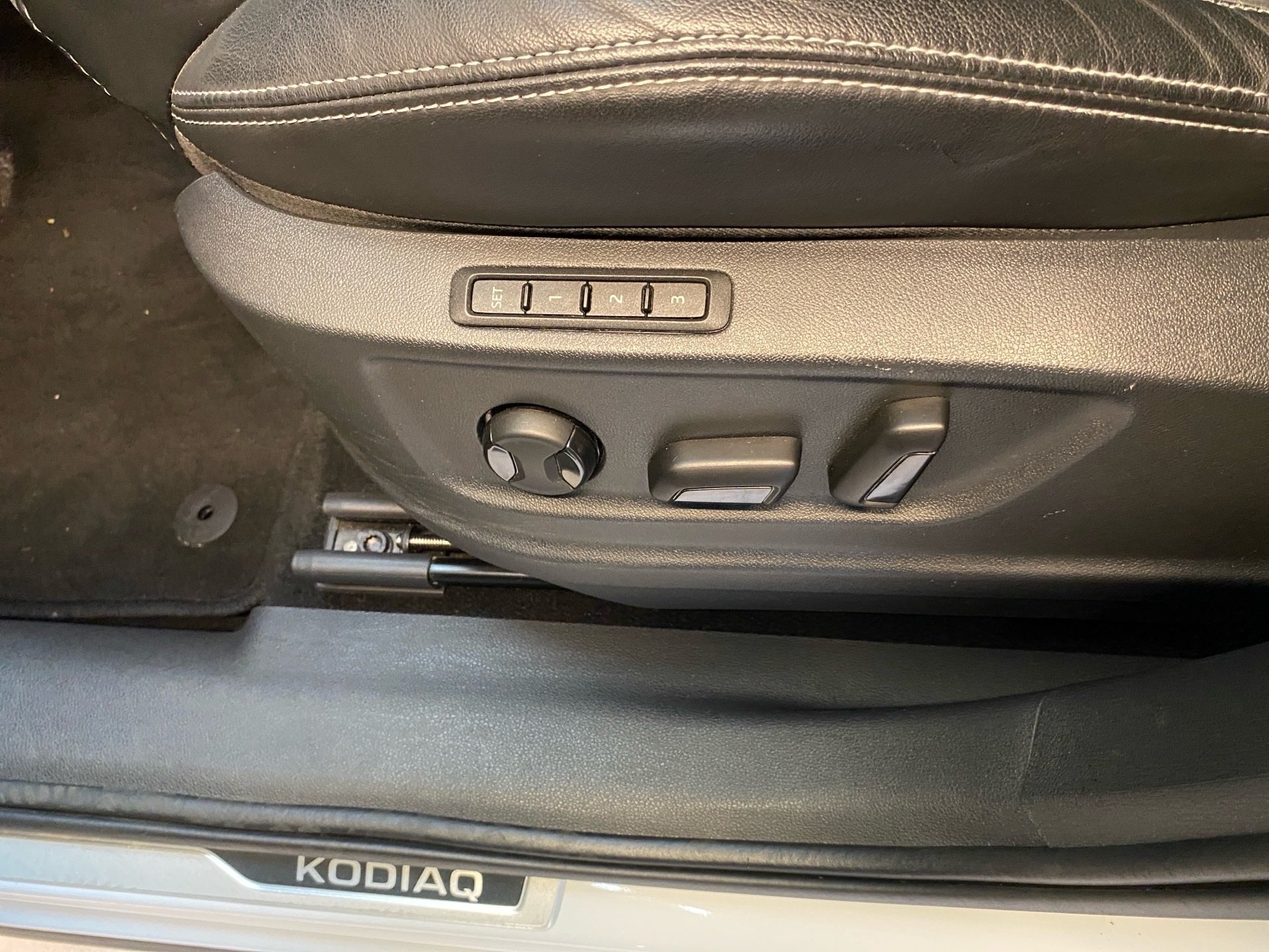 Kodiaq 2.0 TDI Sportline 4x4 DSG AHK Matrix RFK