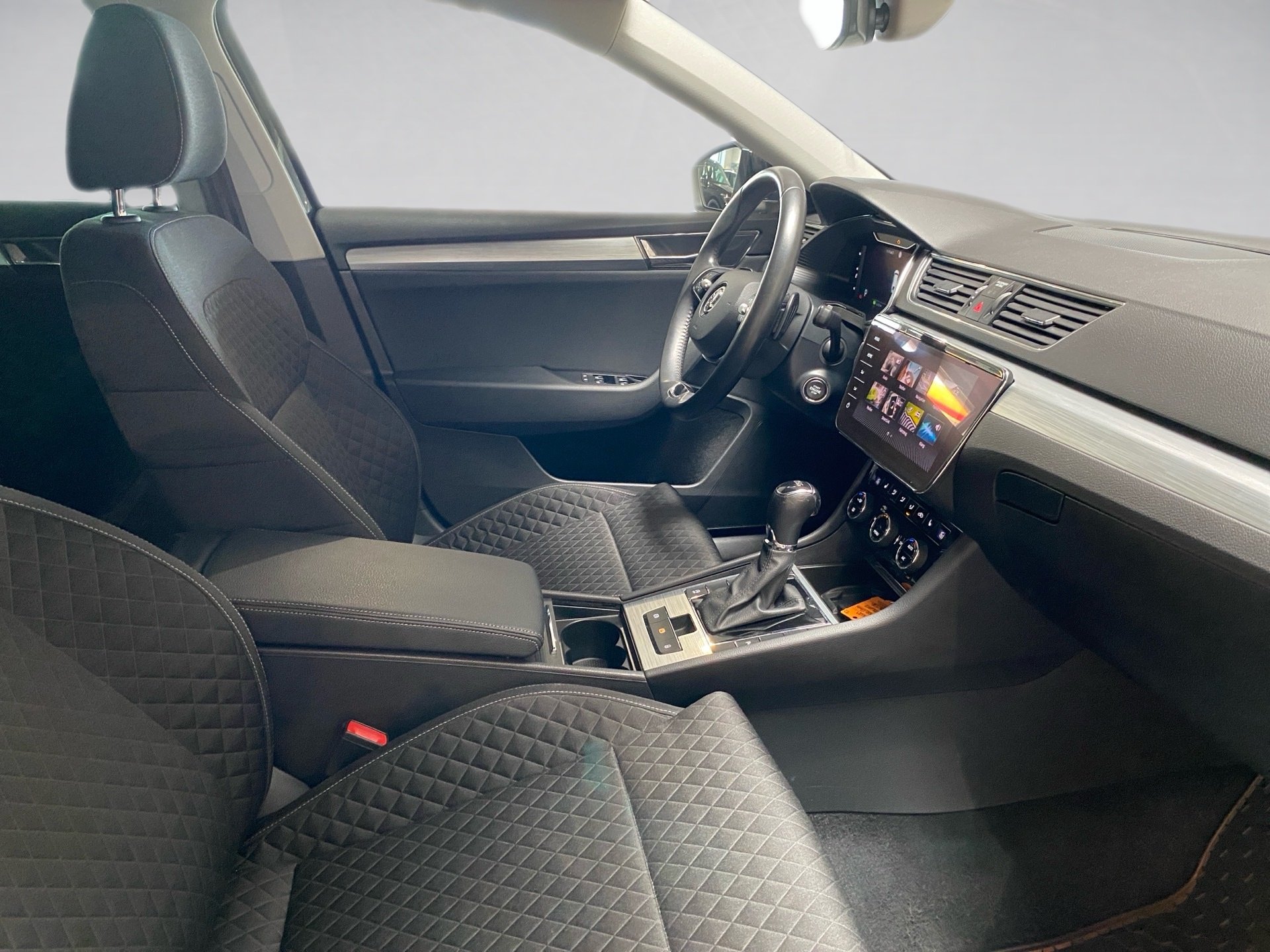 Superb Combi 2.0 TDI Ambition DSG Navi SmartLink