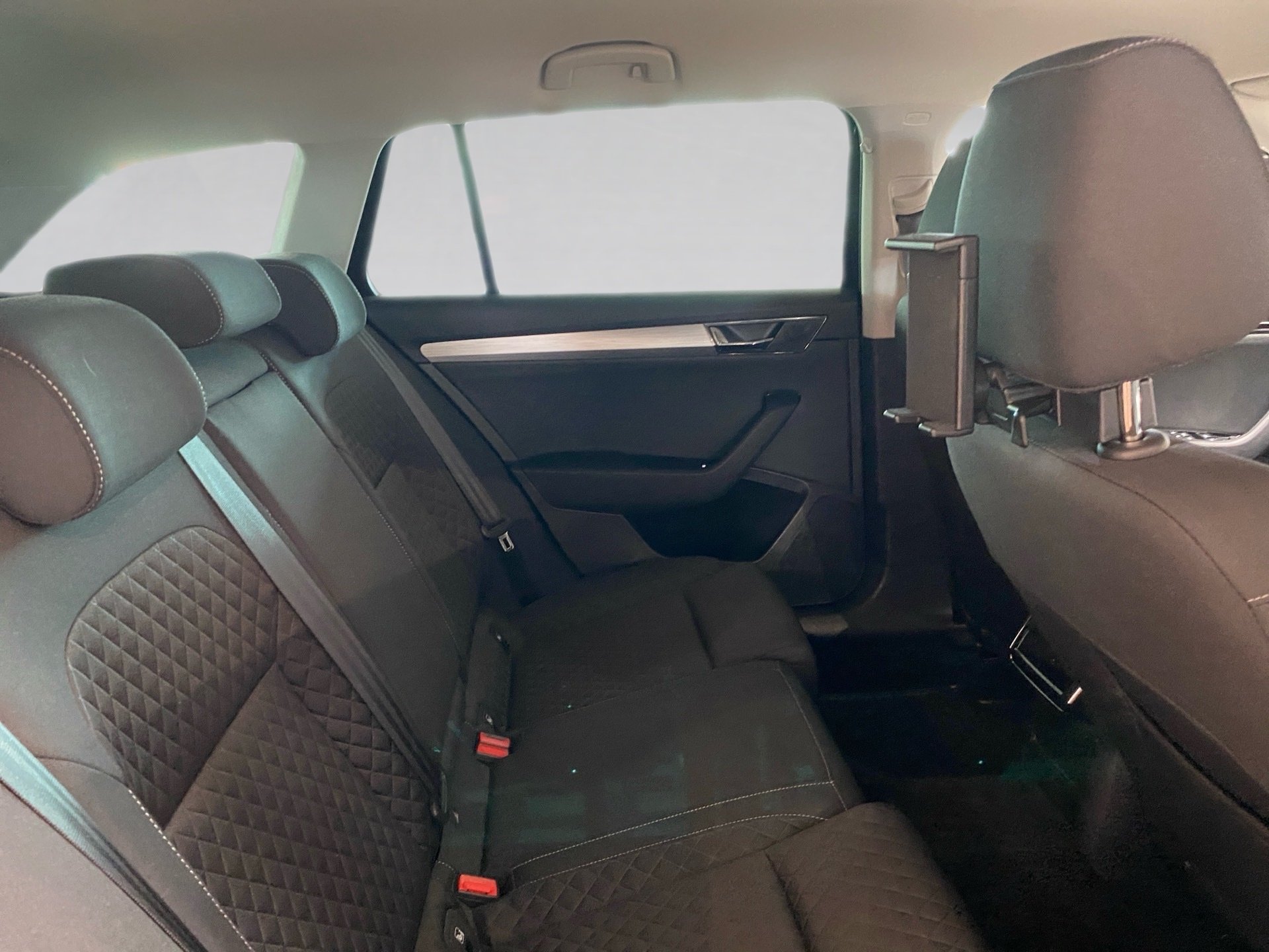 Superb Combi 2.0 TDI Ambition DSG Navi SmartLink