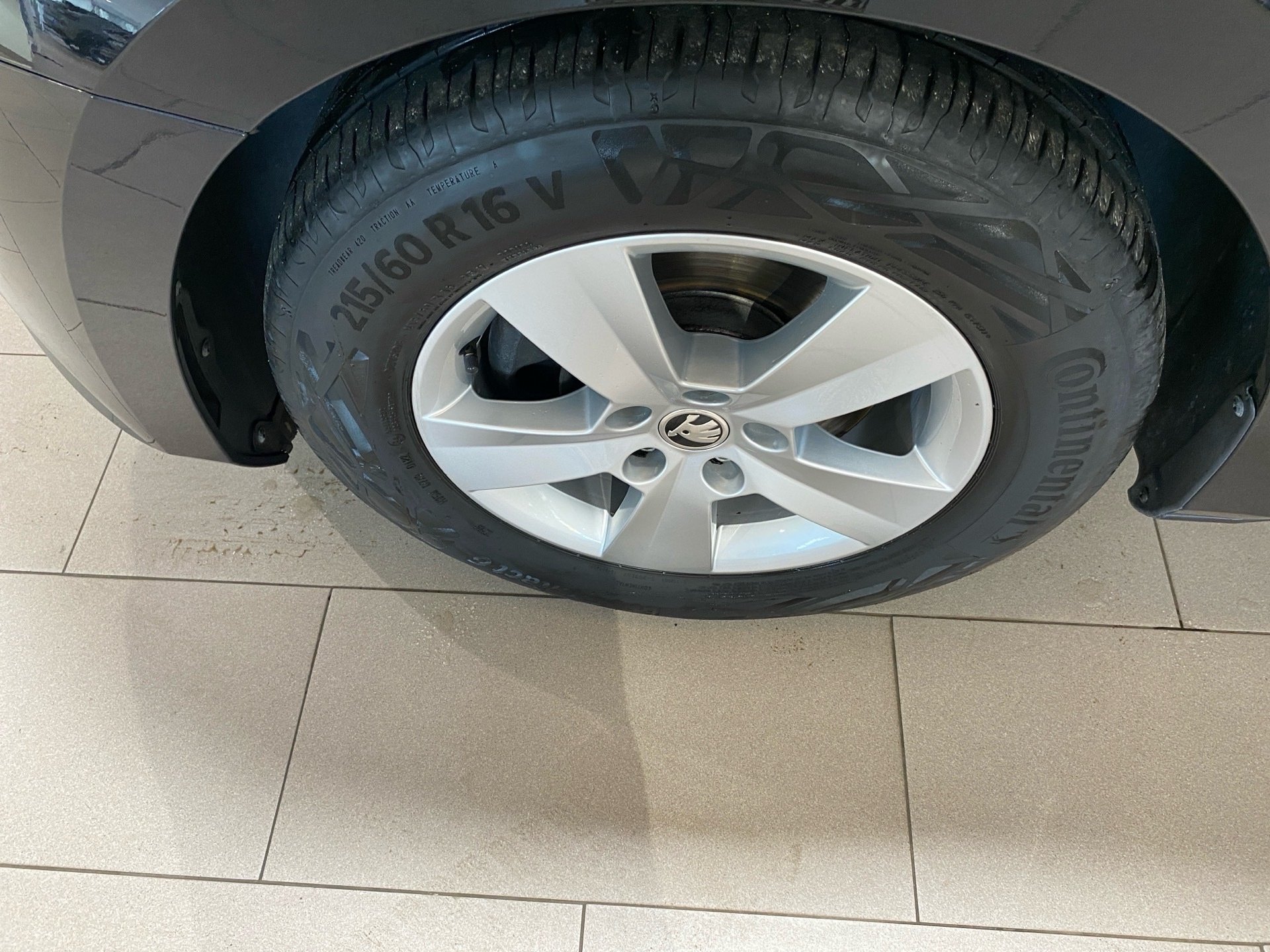 Superb Combi 2.0 TDI Ambition DSG Navi SmartLink