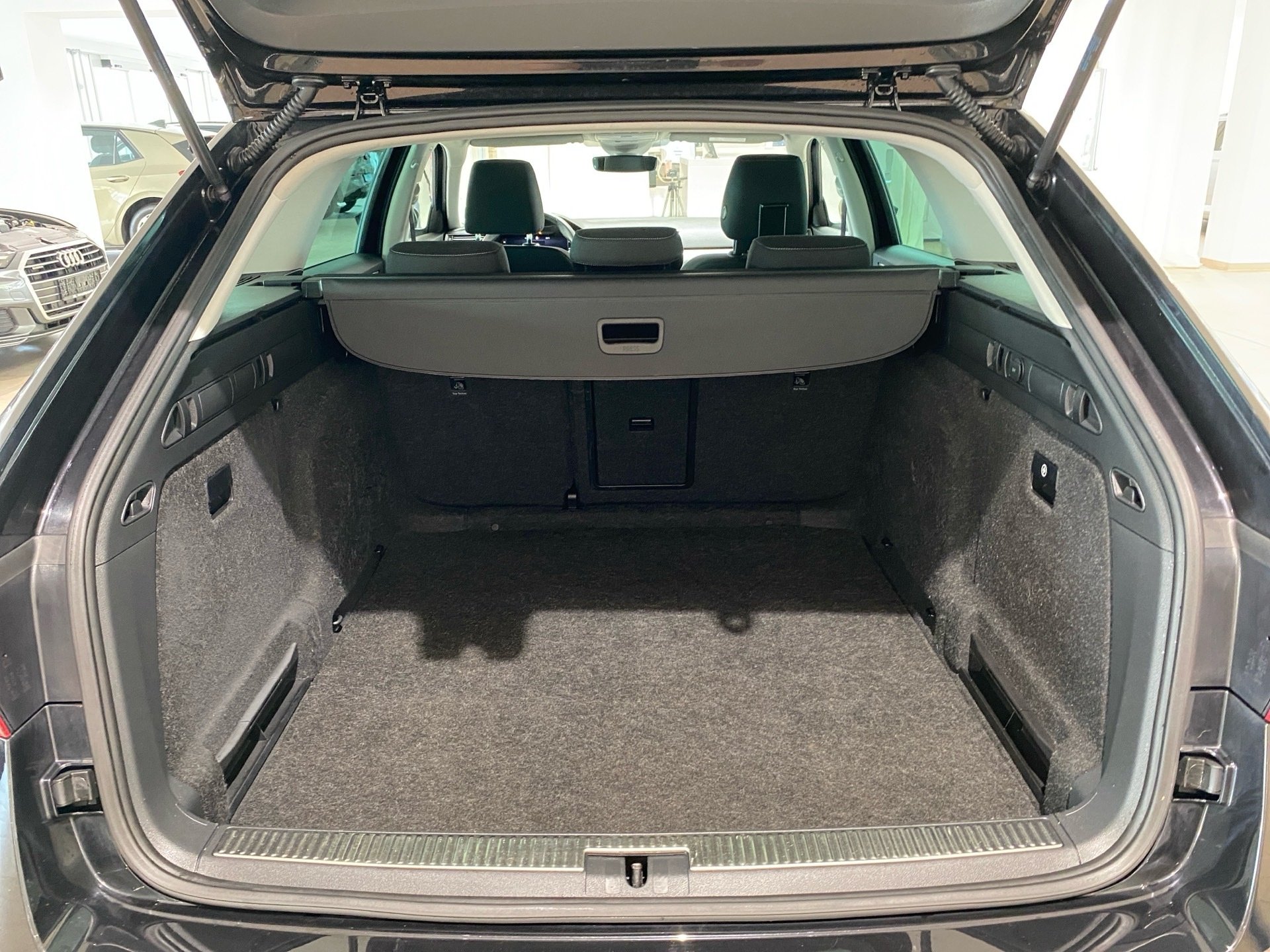 Superb Combi 2.0 TDI Ambition DSG Navi SmartLink
