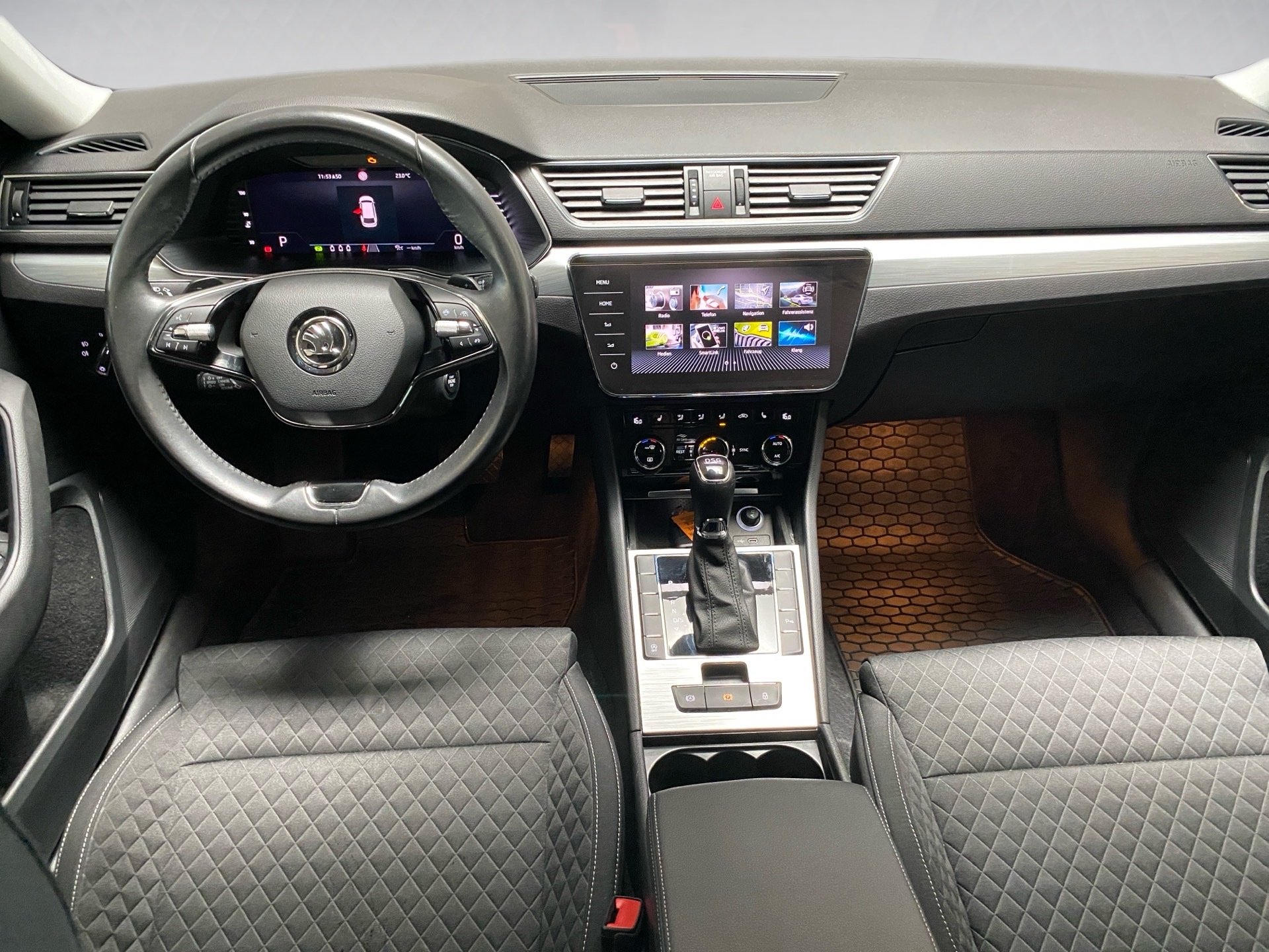 Superb Combi 2.0 TDI Ambition DSG Navi SmartLink