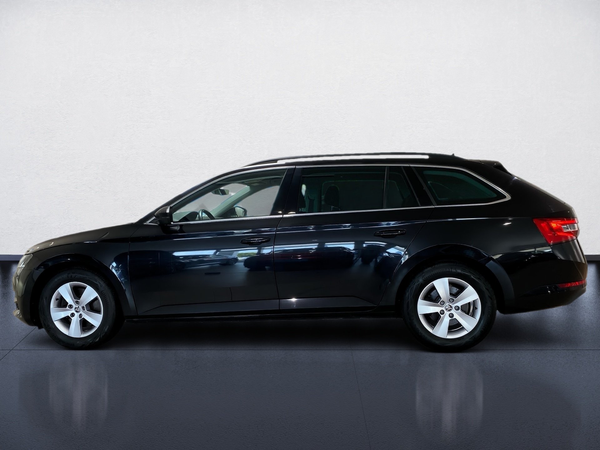 Superb Combi 2.0 TDI Ambition DSG Navi SmartLink