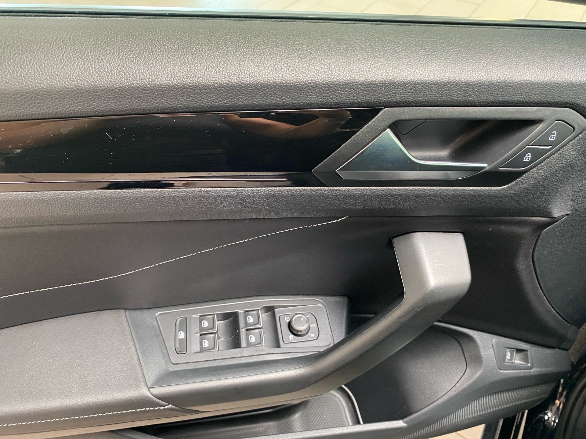 T-Roc 1.5 TSI Style DSG AHK LED Navi 2xKlima ACC