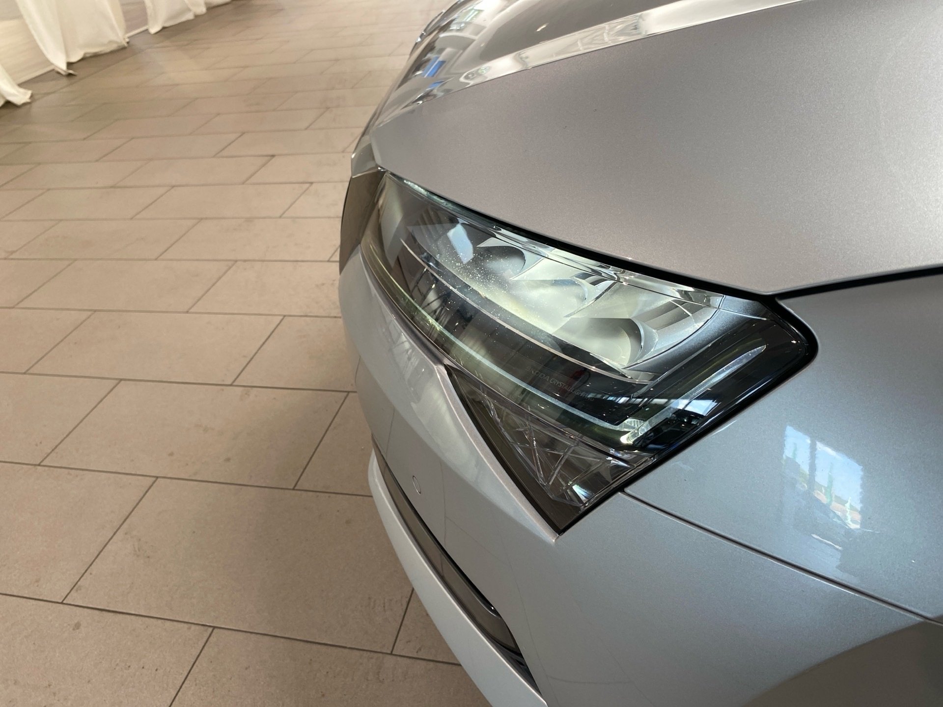 Superb Combi 2.0 TDI Ambition DSG SmartLink Pano AHK LED