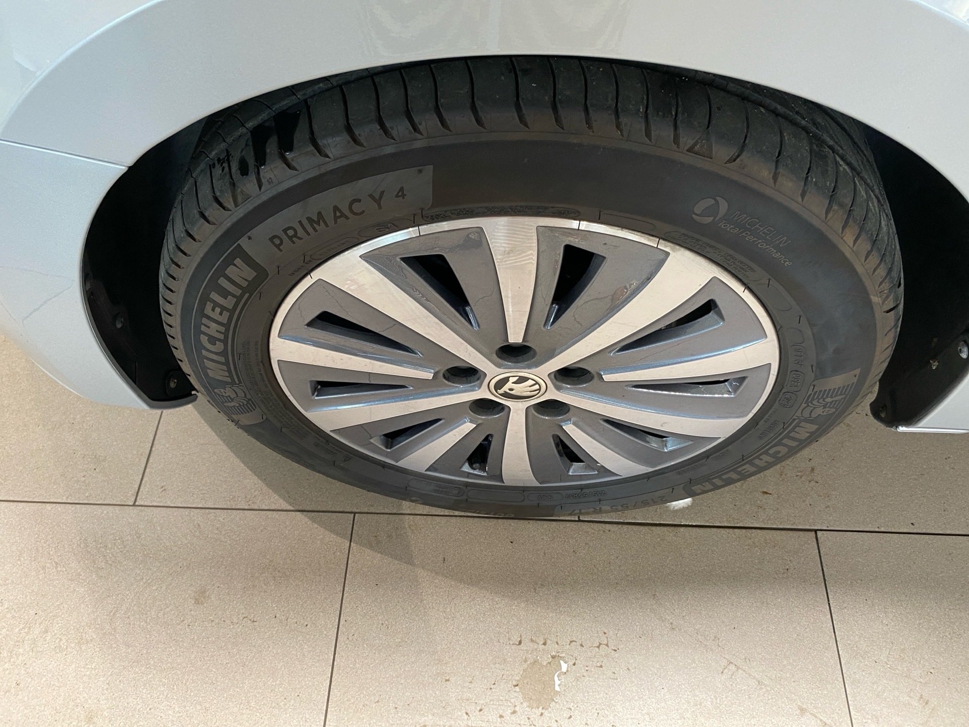 Superb Combi 2.0 TDI Ambition DSG SmartLink Pano AHK LED