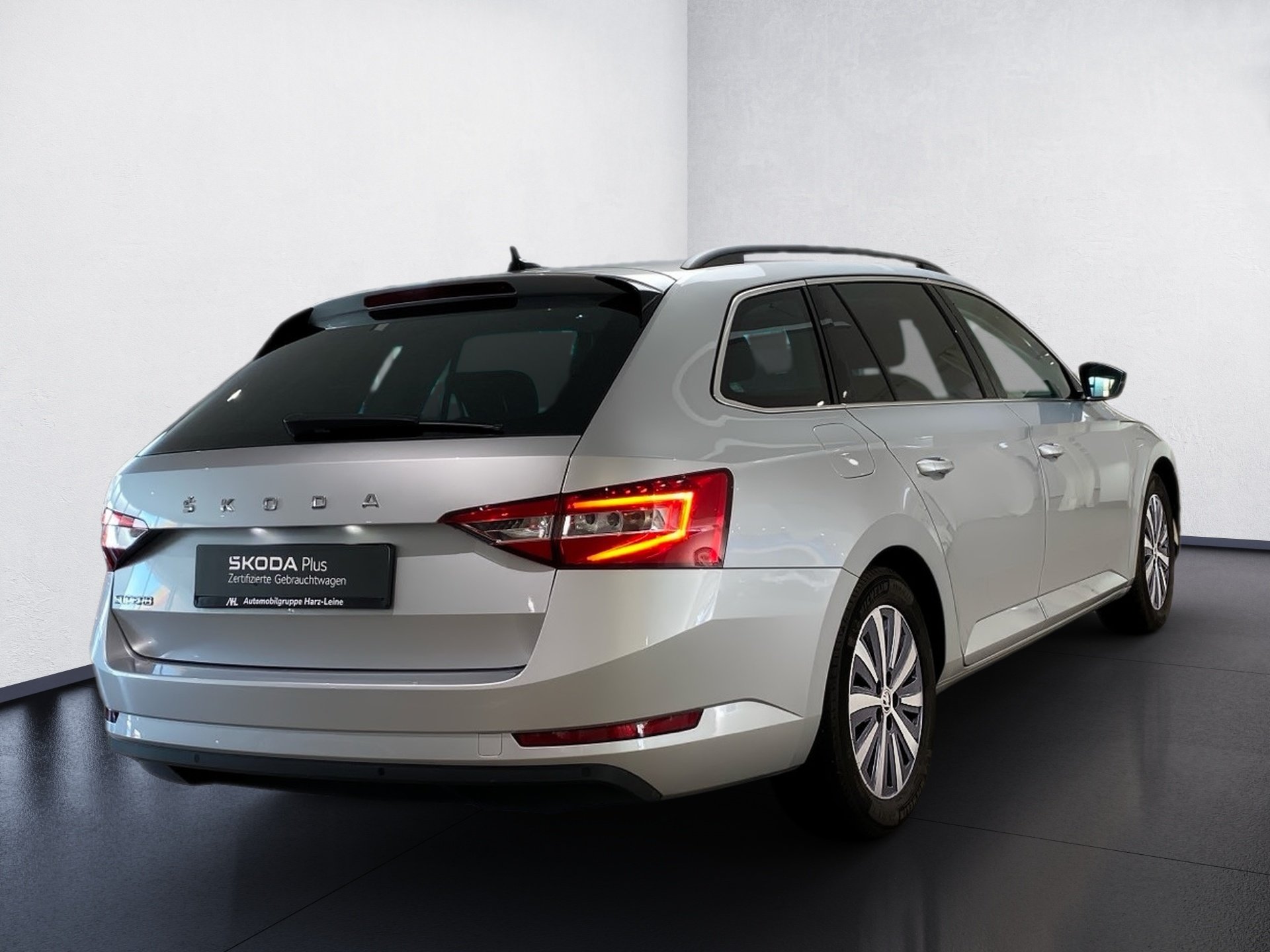 Superb Combi 2.0 TDI Ambition DSG SmartLink Pano AHK LED