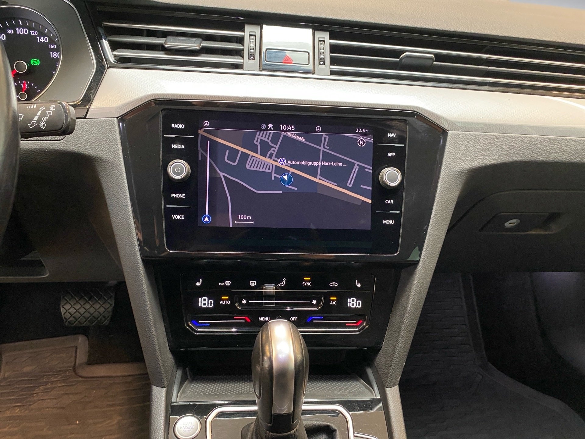 Passat Variant 2.0 TDI Business DSG AHK ACC IQ.Light Navi RFK