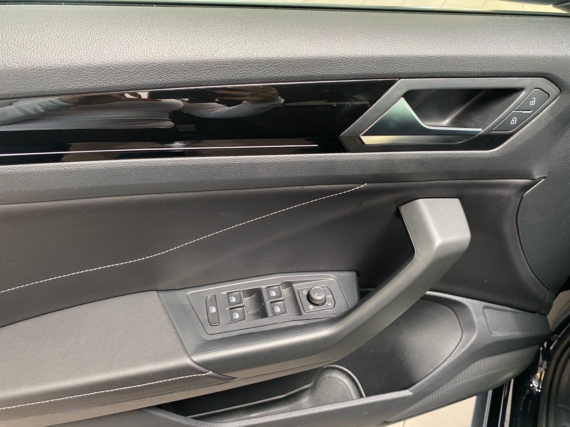 T-Roc 2.0 TDI R-Line DSG LED Navi PDC 2xKlima LM