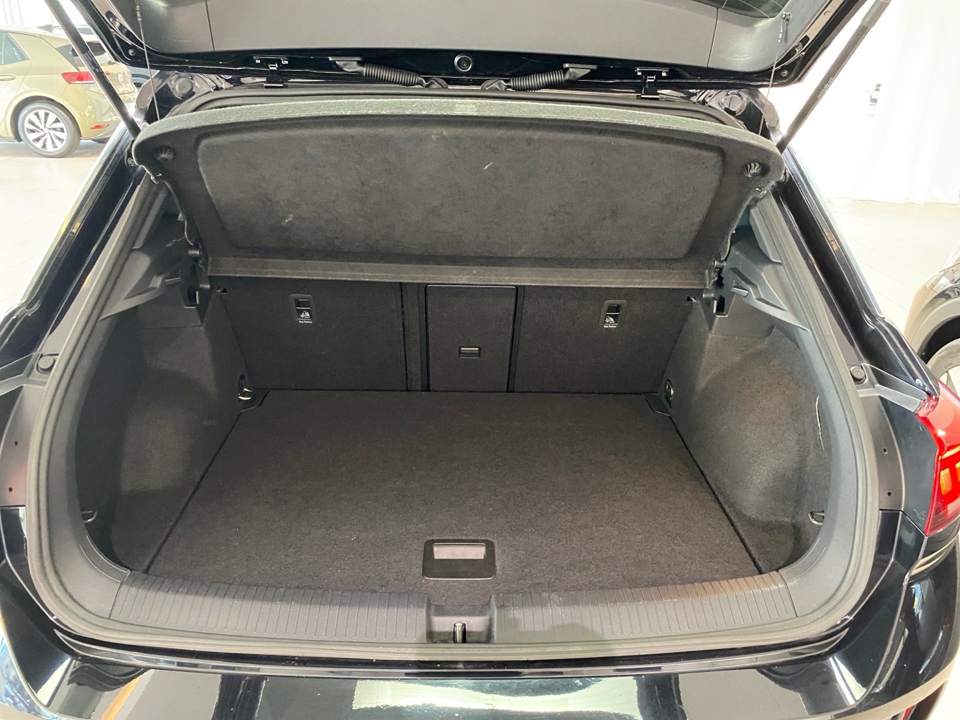 T-Roc 2.0 TDI R-Line DSG LED Navi PDC 2xKlima LM