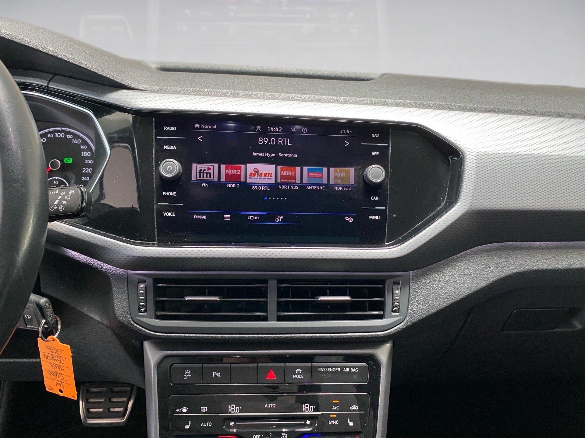 T-Cross 1.0 TSI Active DSG AppConnect Navi PDC