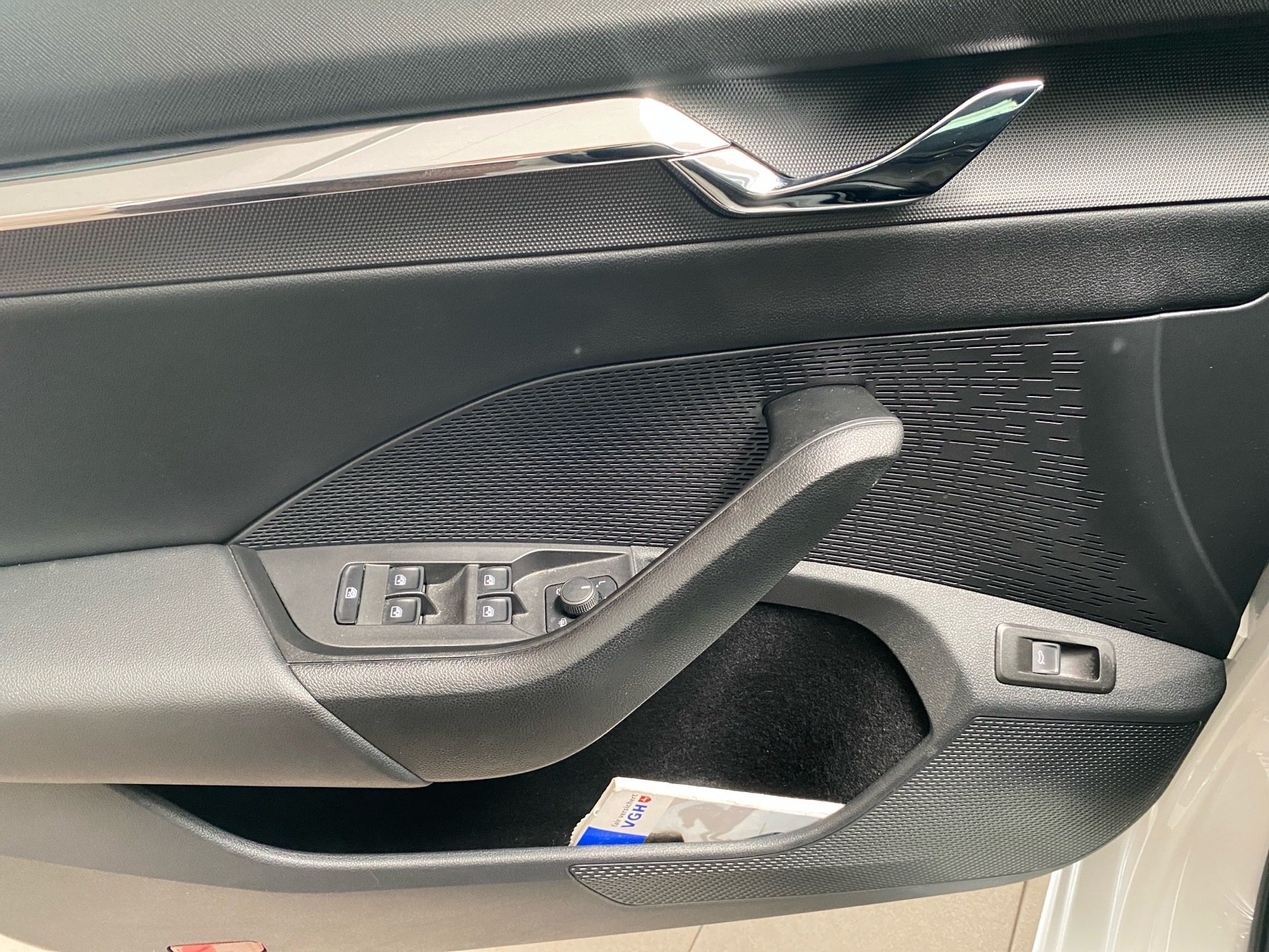 Octavia Combi 2.0 TDI Style DSG AHK HuD LED Navi