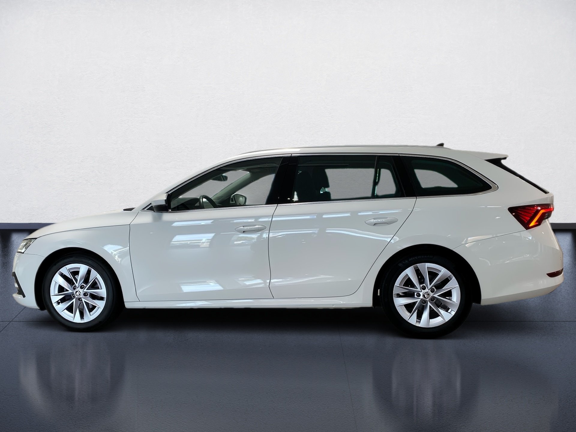 Octavia Combi 2.0 TDI Style DSG AHK HuD LED Navi