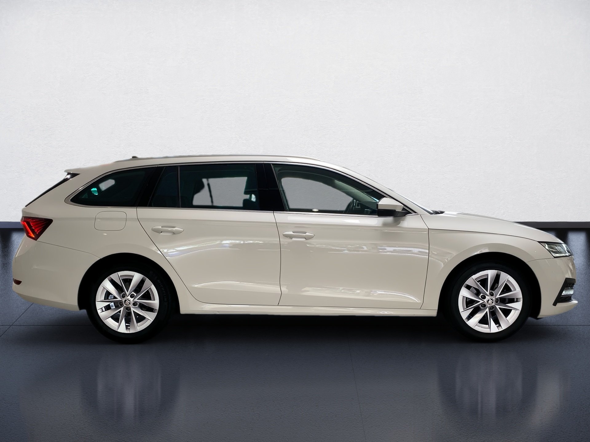 Octavia Combi 2.0 TDI Style DSG AHK HuD LED Navi