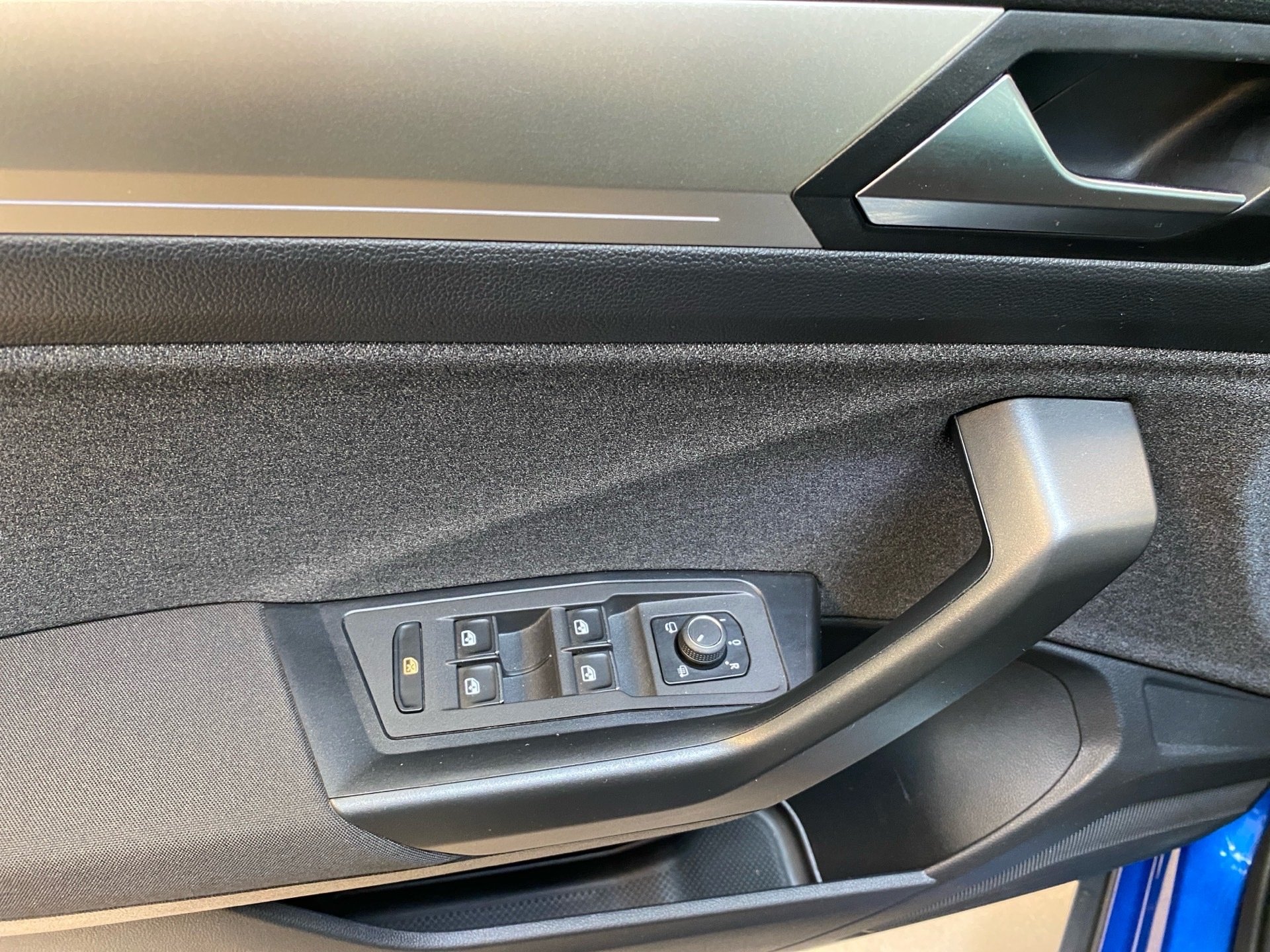 T-Roc 1.0 TSI Move DSG AHK ACC LED Navi 2xKlima