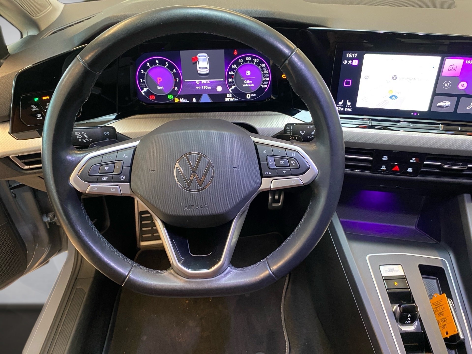 Golf VIII 1.5 eTSI Move DSG AHK ACC LED Navi ACC