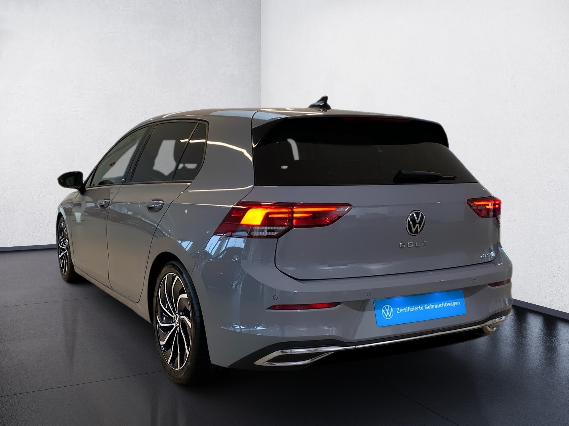 Golf VIII 1.5 eTSI Move DSG AHK ACC LED Navi ACC