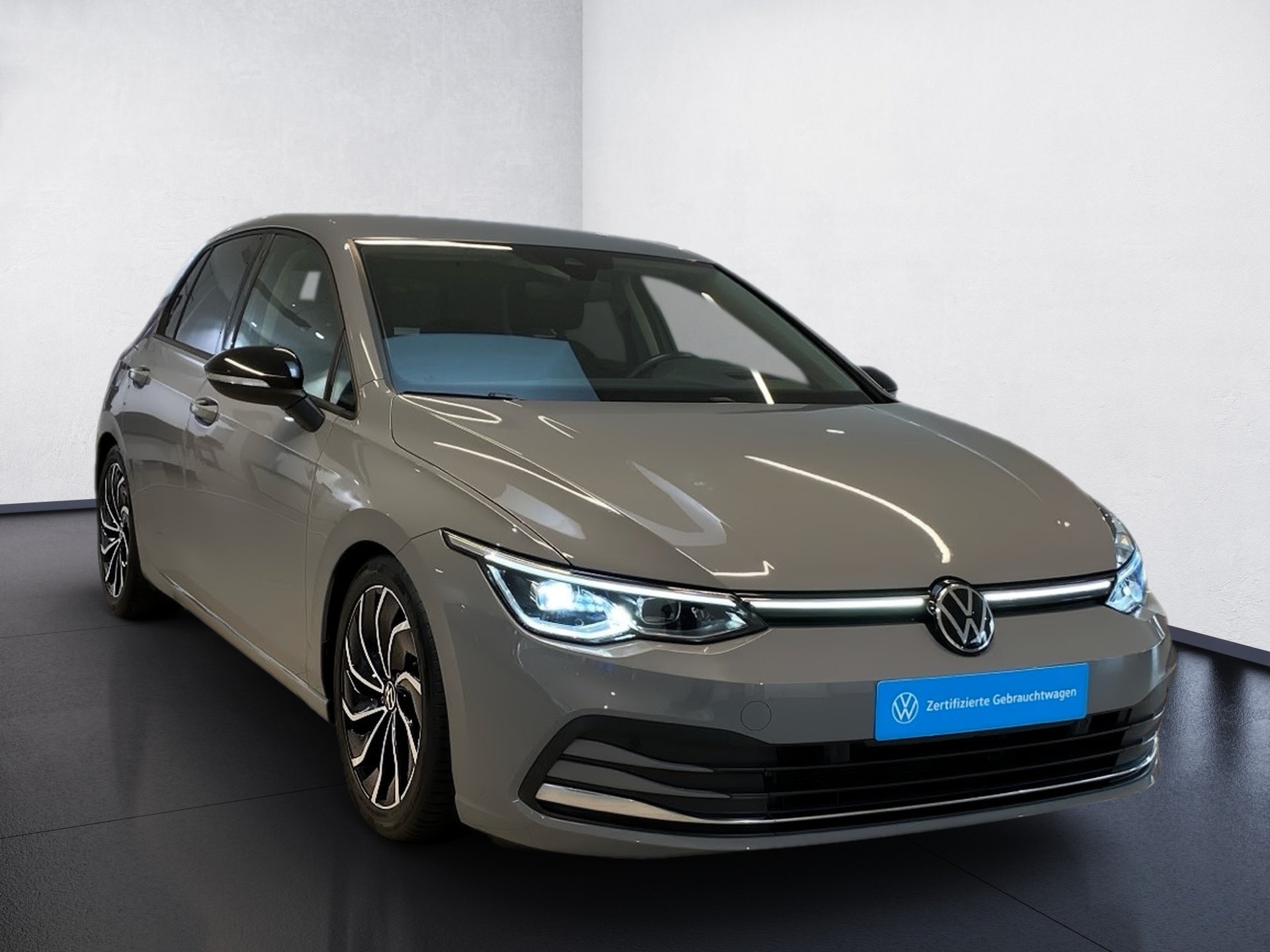 Golf VIII 1.5 eTSI Move DSG AHK ACC LED Navi ACC