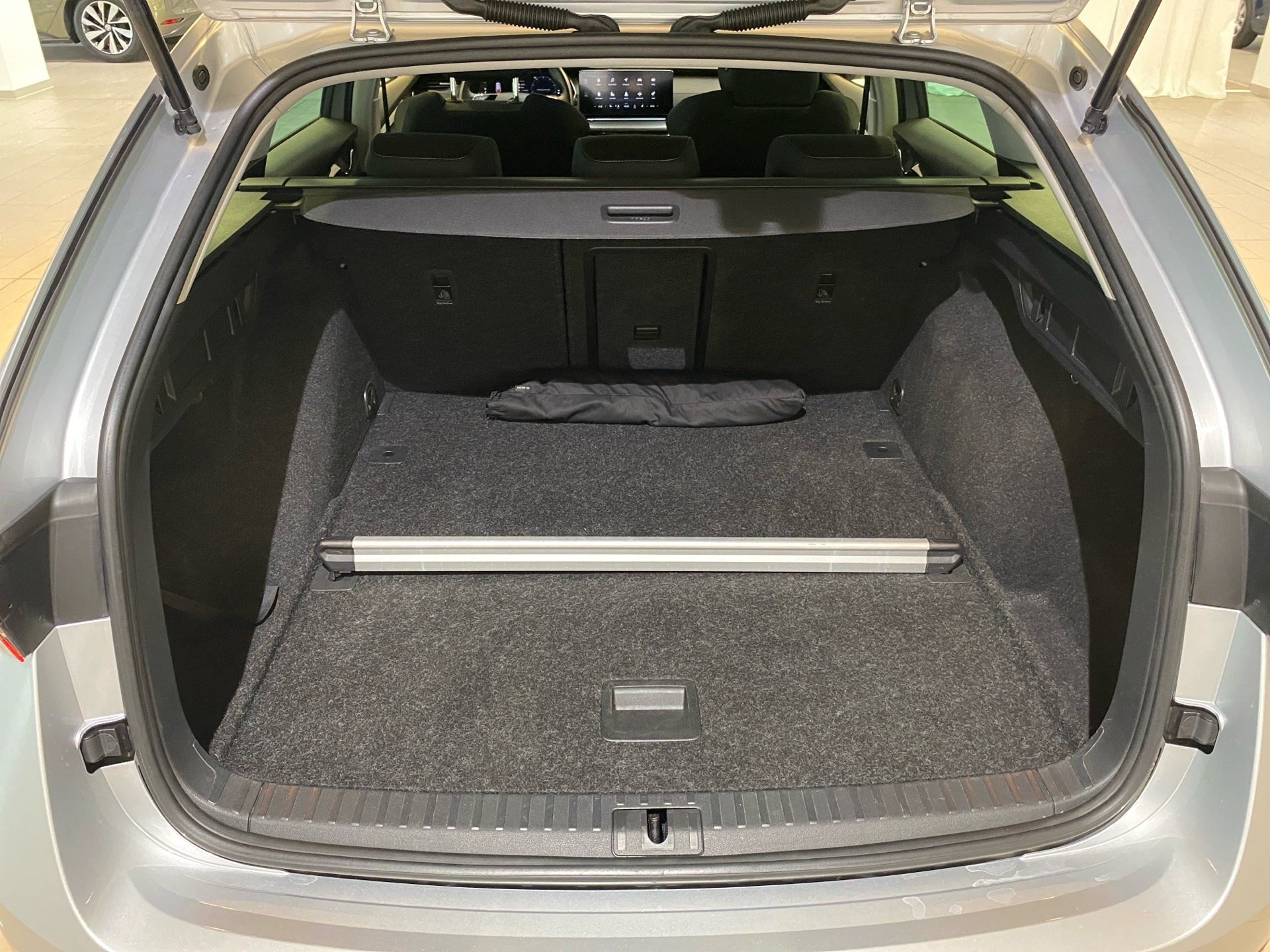 Octavia Combi 2.0 TDI Ambition DSG Navi LED ACC