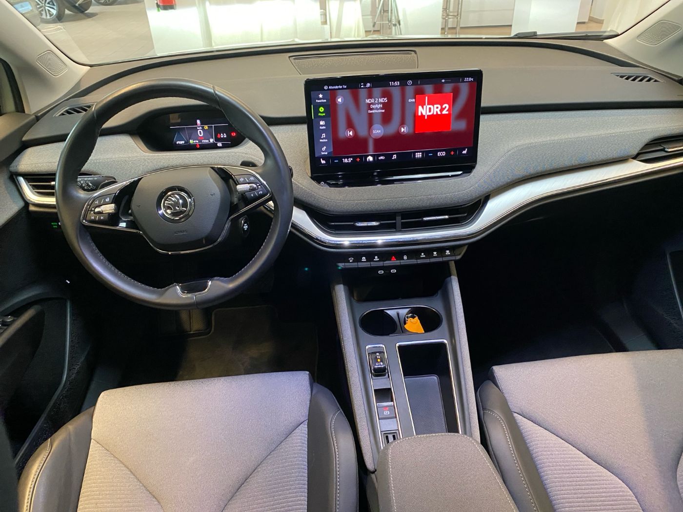Enyaq 80 AHK RFK Matrix Navi AHK AUT Akustikglas