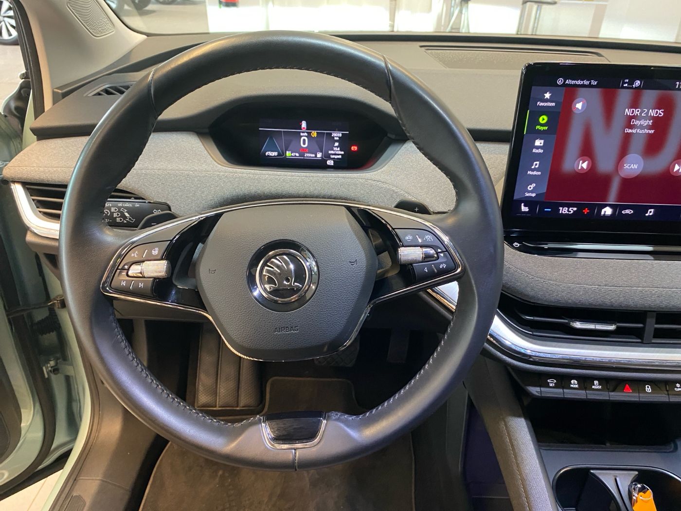 Enyaq 80 AHK RFK Matrix Navi AHK AUT Akustikglas