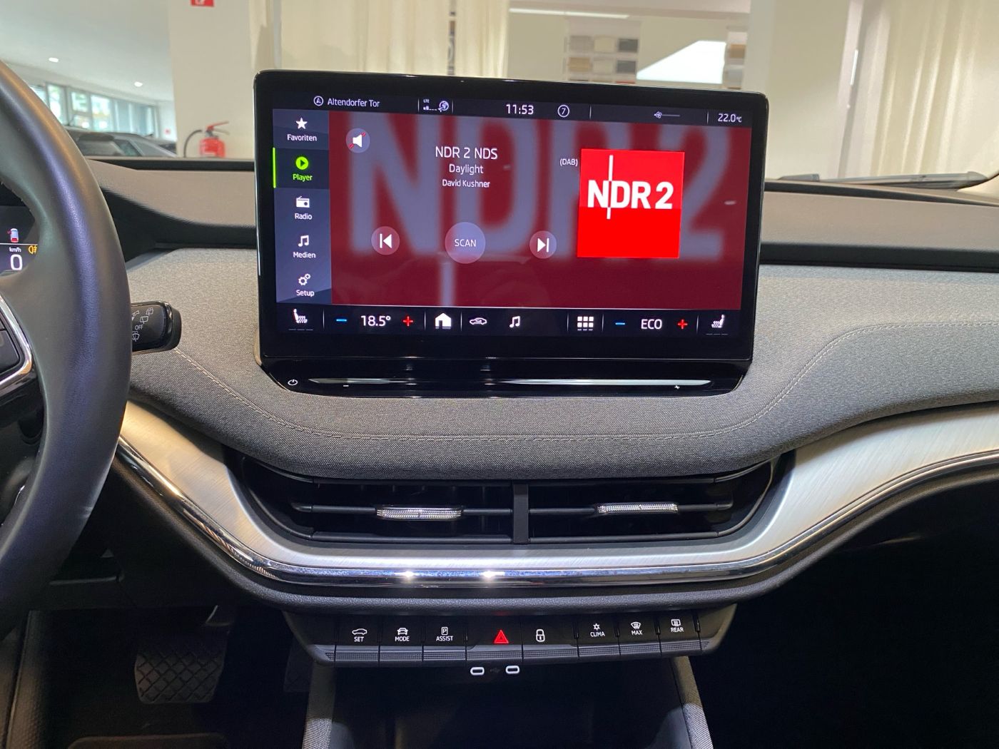 Enyaq 80 AHK RFK Matrix Navi AHK AUT Akustikglas