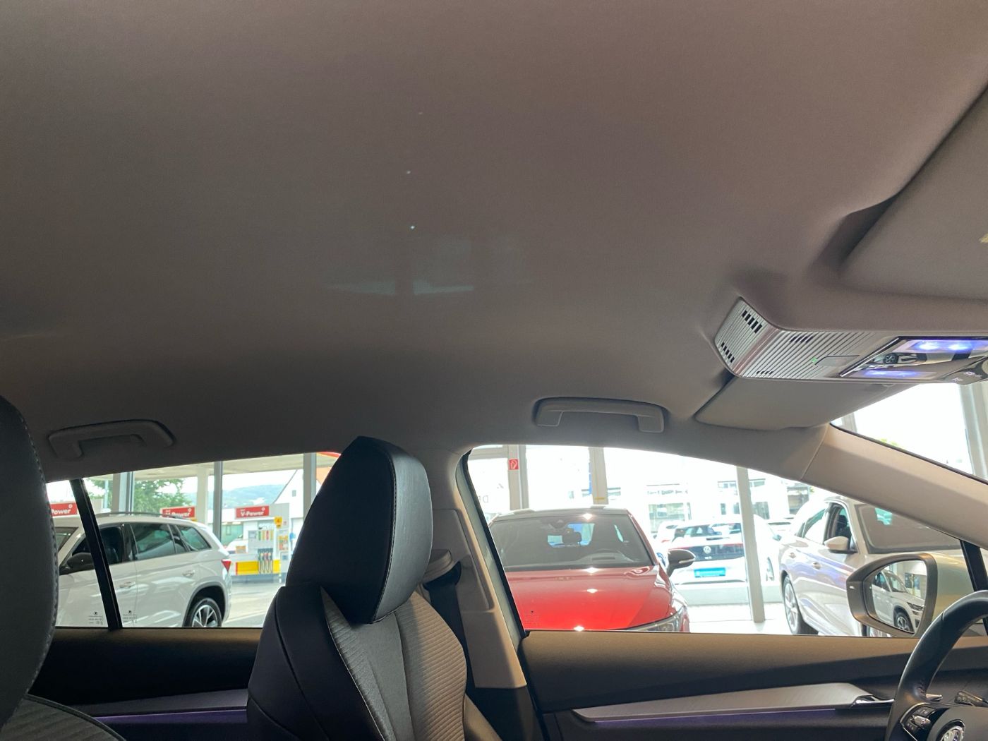 Enyaq 80 AHK RFK Matrix Navi AHK AUT Akustikglas