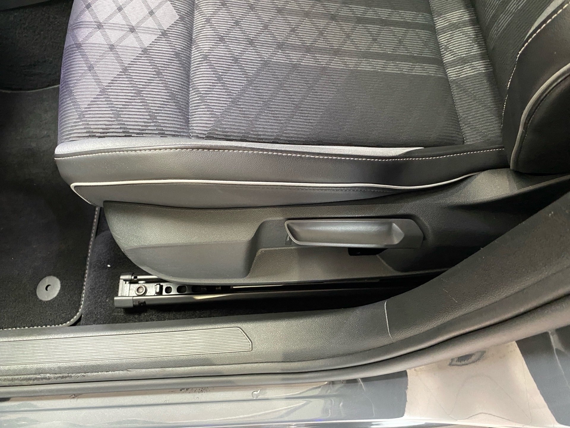 Golf Variant R-Line R-Line 2.0 TSI OPF 140 kW 7-Gang-DSG