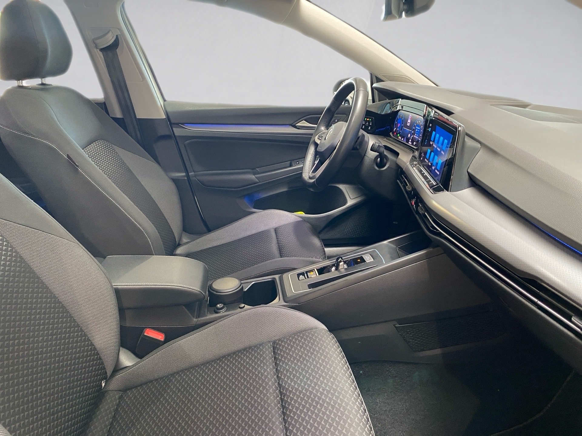 Golf VIII 2.0 TDI Active Panorama RFK AHK DSG Matrix